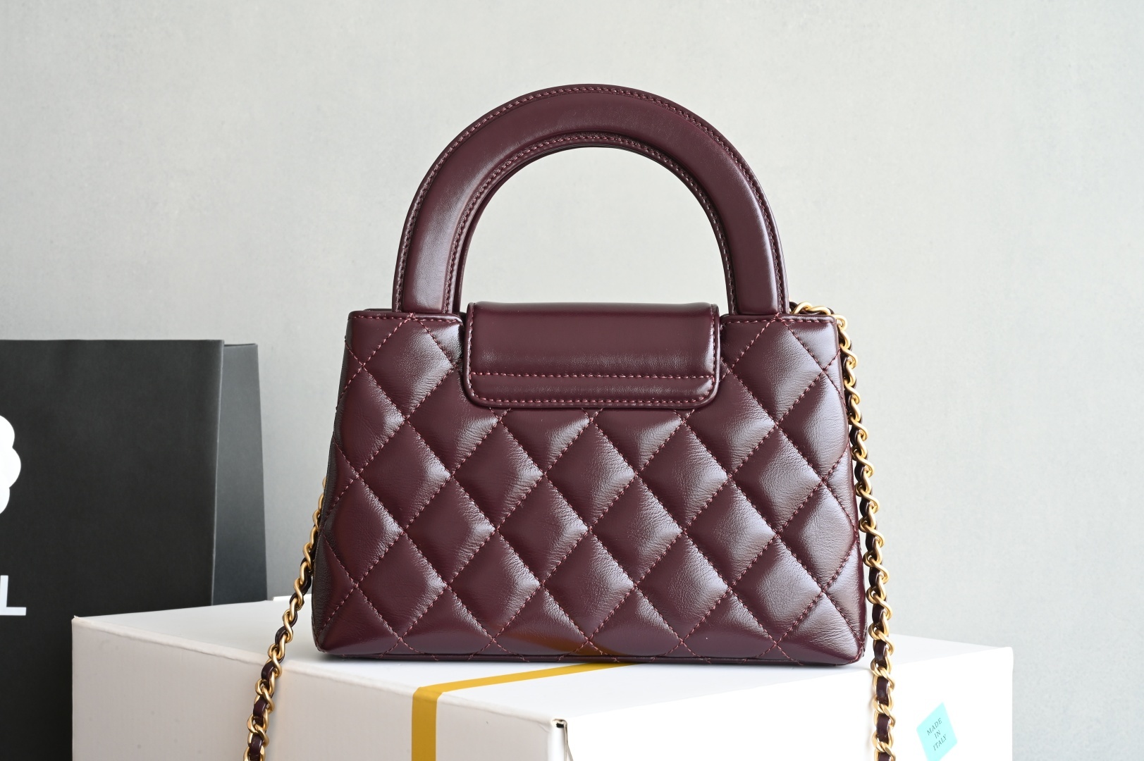 白金版▪️正品级 包装如图新品到货🆕𝗖𝗵𝗮𝗻𝗲𝟭 𝟐𝟒𝐀新色𝗞𝗲𝗹𝗹𝘆 手提链条包大号 酒红色专柜售价𝟥