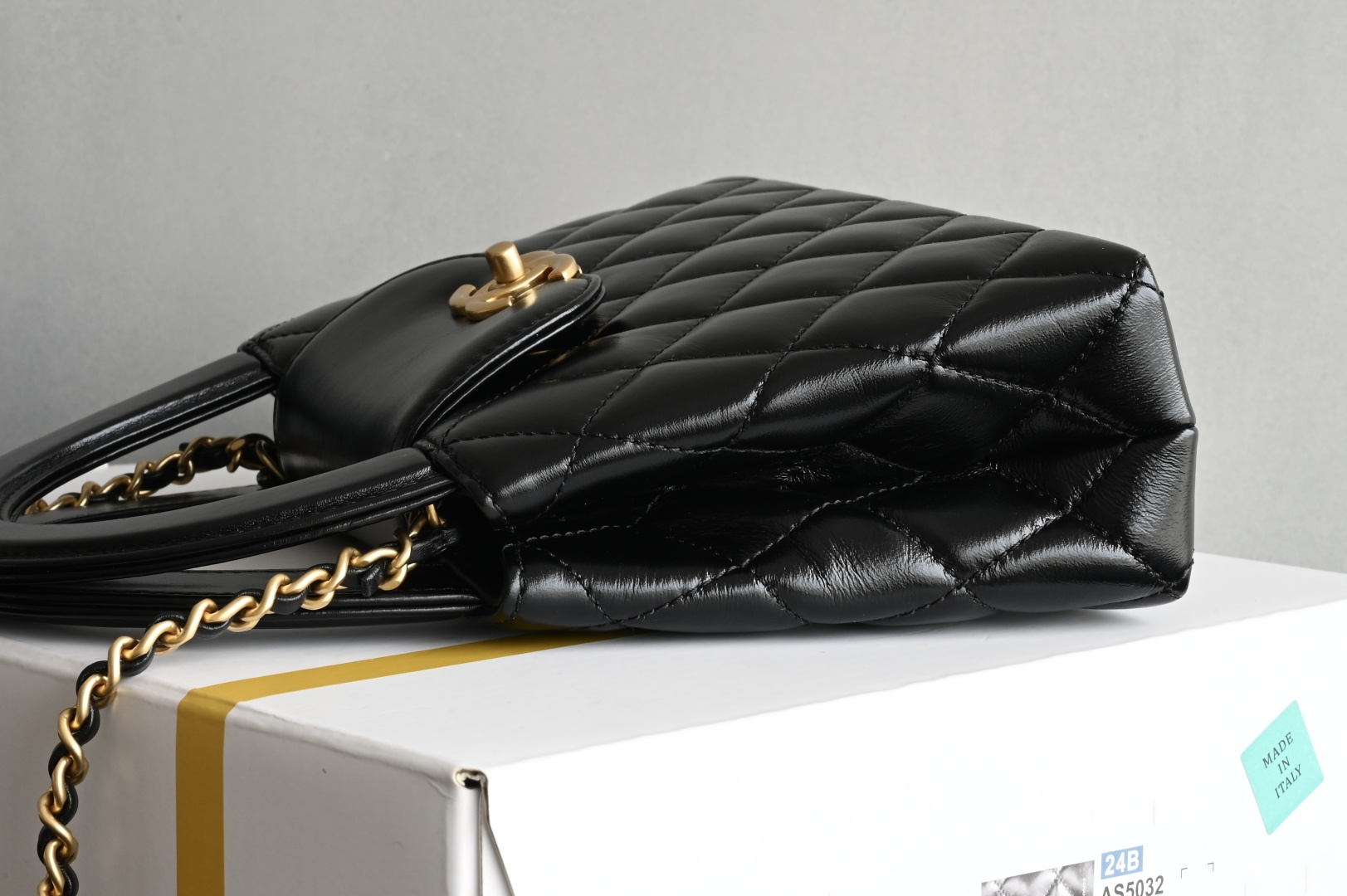 白金版▪️正品级 包装如图新品到货🆕𝗖𝗵𝗮𝗻𝗲𝟭 𝟐𝟓𝐂𝗞𝗲𝗹𝗹𝘆 手提链条包大号 黑色专柜售价𝟥𝟧𝟨𝟢