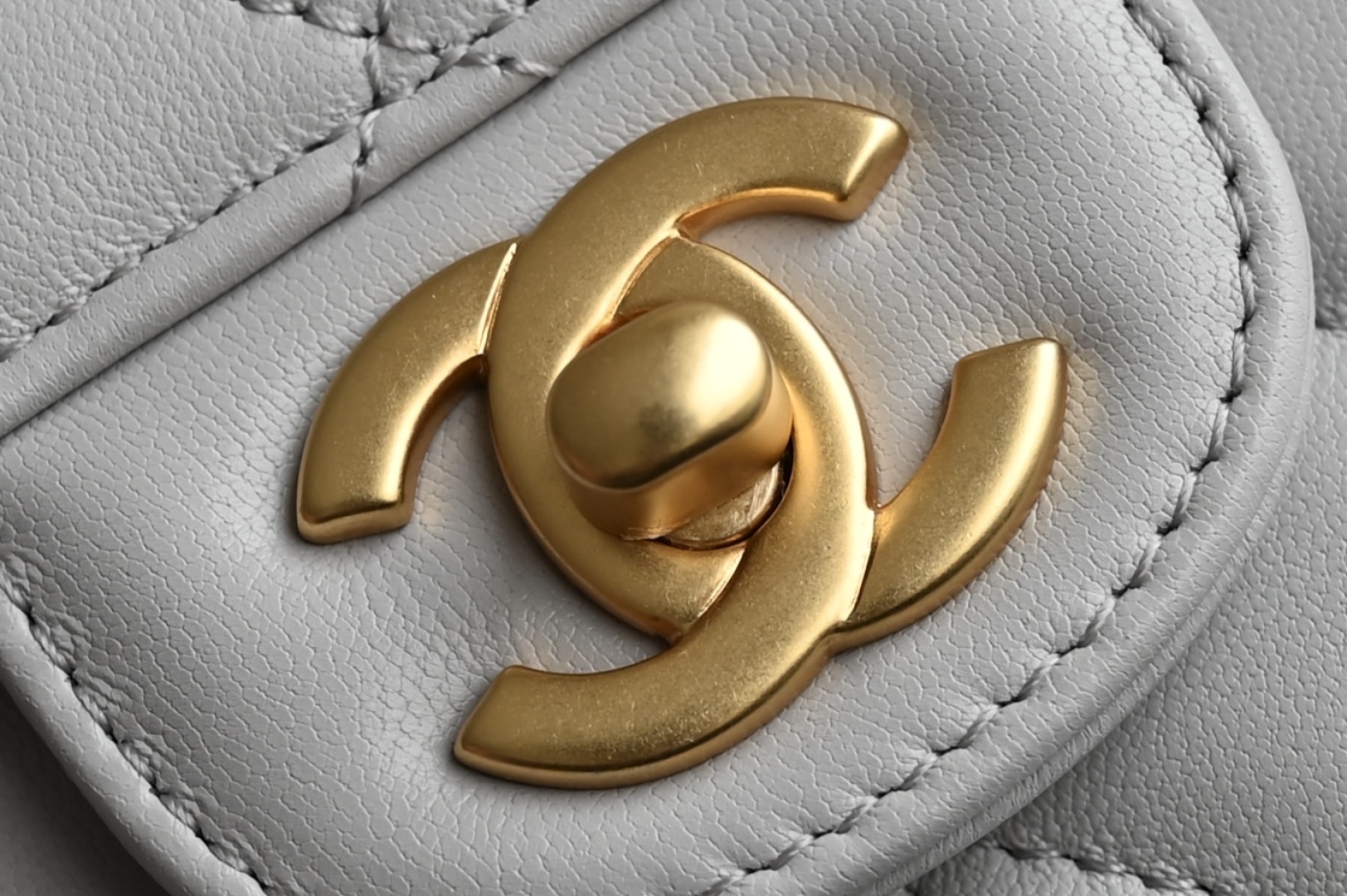 Chanel 125P Handle Kelly Small Grey Lambskin Leather Shoulder Bag 6 cmp i1743056940387 8318 0 4