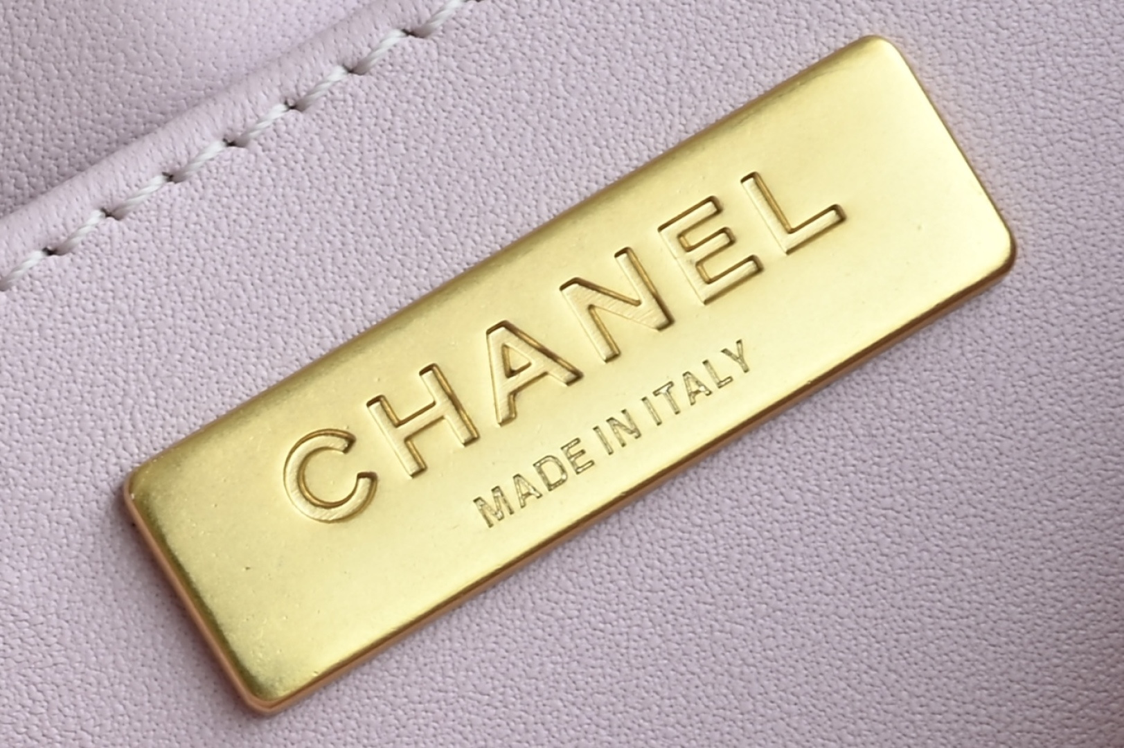 白金版▪️正品级 包装如图全新到货🆕𝐂𝐡𝐚𝐧𝐞𝟏 𝟐𝟓𝐏 手柄Kelly 小号 粉色专柜售价𝟦𝟪𝟧𝟢𝟢𝗋