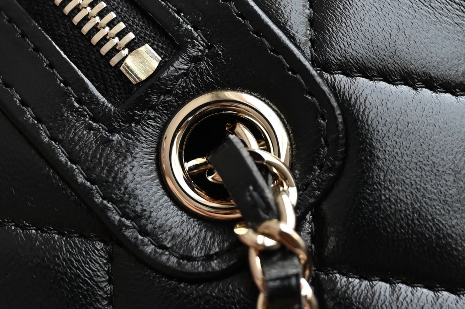 白金版▪️正品级 包装如图全新到货🆕𝗖𝗵𝗮𝗻𝗲𝟭 𝟮𝟱𝐏波士顿保龄球 羊皮黑色专柜售价𝟥𝟣𝟤𝟢𝟢𝗋𝗆𝖻购