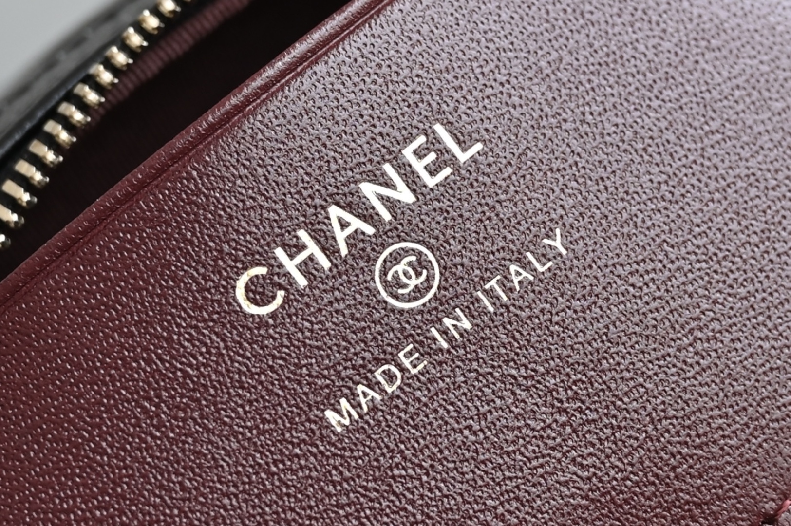 白金版▪️正品级 包装如图全新到货🆕𝗖𝗵𝗮𝗻𝗲𝟭 𝟮𝟱𝐏波士顿保龄球 羊皮黑色专柜售价𝟥𝟣𝟤𝟢𝟢𝗋𝗆𝖻购