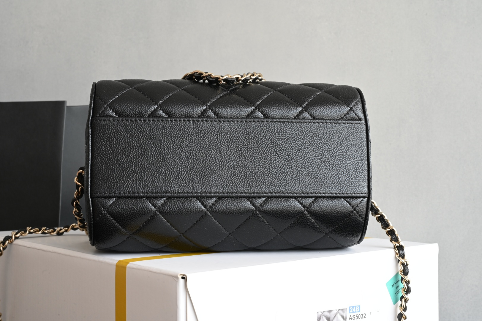 白金版▪️正品级 包装如图全新到货🆕𝗖𝗵𝗮𝗻𝗲𝟭 𝟮𝟱𝐏波士顿保龄球 鱼子酱黑色专柜售价𝟥𝟣𝟤𝟢𝟢𝗋𝗆𝖻