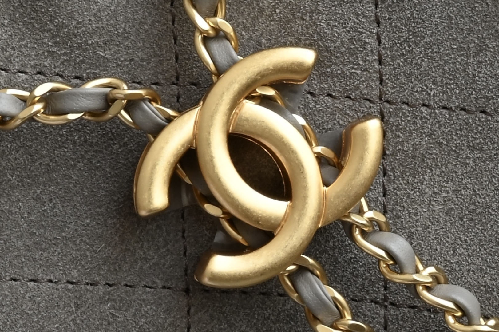 🌼白金版▪️正品级 包装如图全新到货🆕𝗖𝗵𝗮𝗻𝗲𝟭 𝟮𝟱𝗕𝗮𝗴嬉皮𝗁𝗈𝖻𝗈中号 大象灰专柜售价𝟧𝟣𝟣𝟢𝟢