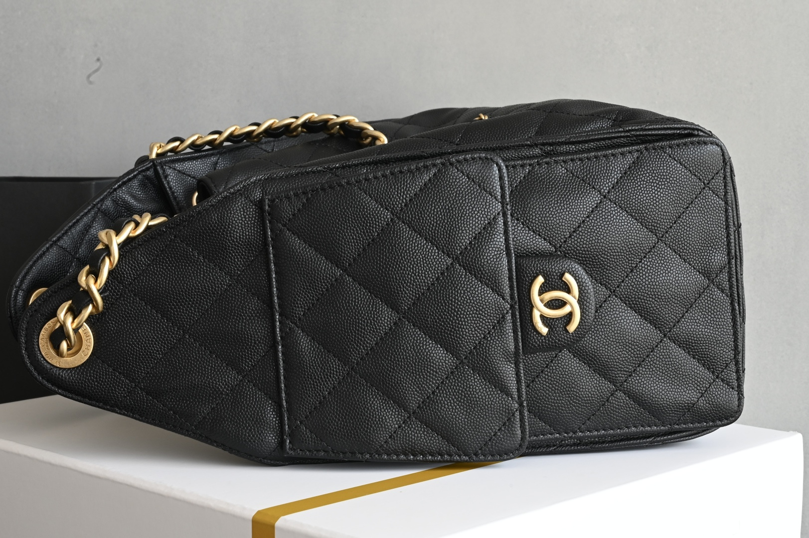 🌼白金版▪️正品级 包装如图全新到货🆕𝗖𝗵𝗮𝗻𝗲𝟭 𝟮𝟱𝗰早春嬉皮购物包小号 黑色♥专柜售价𝟦𝟩𝟪𝟢𝟢𝗋