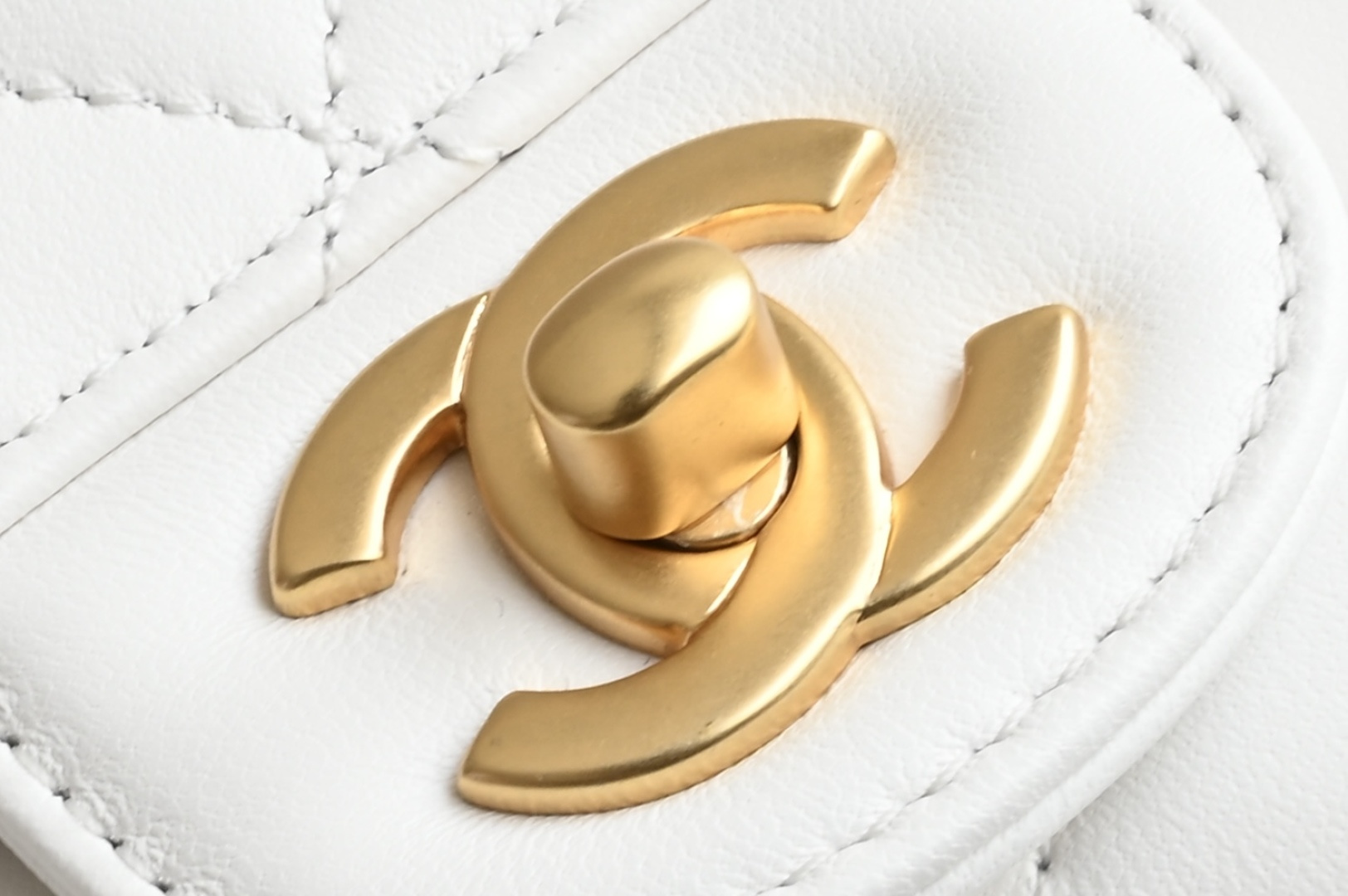 白金版▪️正品级 包装如图全新到货🆕𝐂𝐡𝐚𝐧𝐞𝟏 𝟐𝟓𝐏 手柄Kelly 横版小号专柜售价𝟦𝟨𝟫𝟢𝟢𝗋𝗆