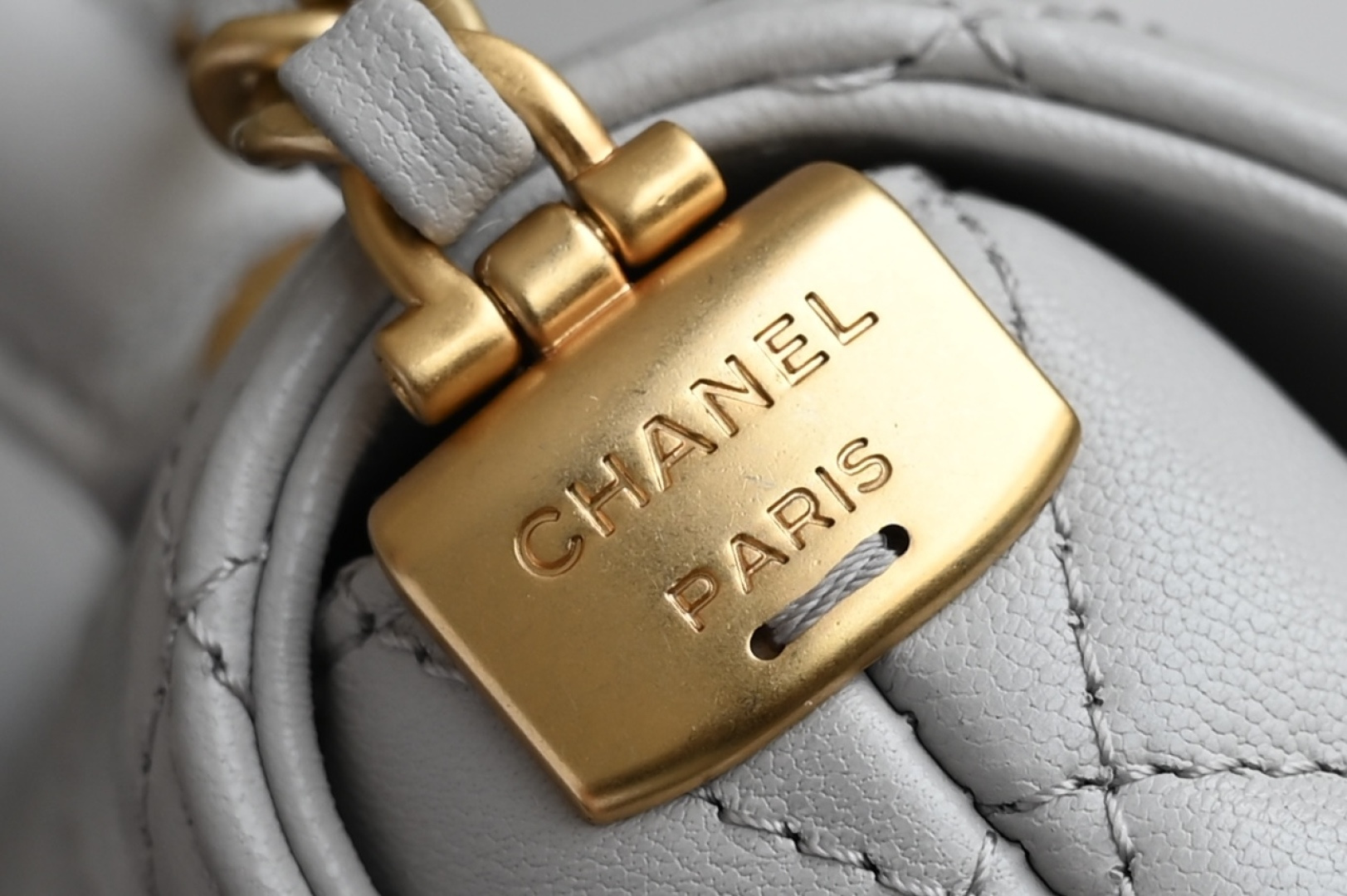 白金版▪️正品级 包装如图全新到货🆕𝐂𝐡𝐚𝐧𝐞𝟏 𝟐𝟓𝐏 手柄Kelly 横版小号专柜售价𝟦𝟨𝟫𝟢𝟢𝗋𝗆