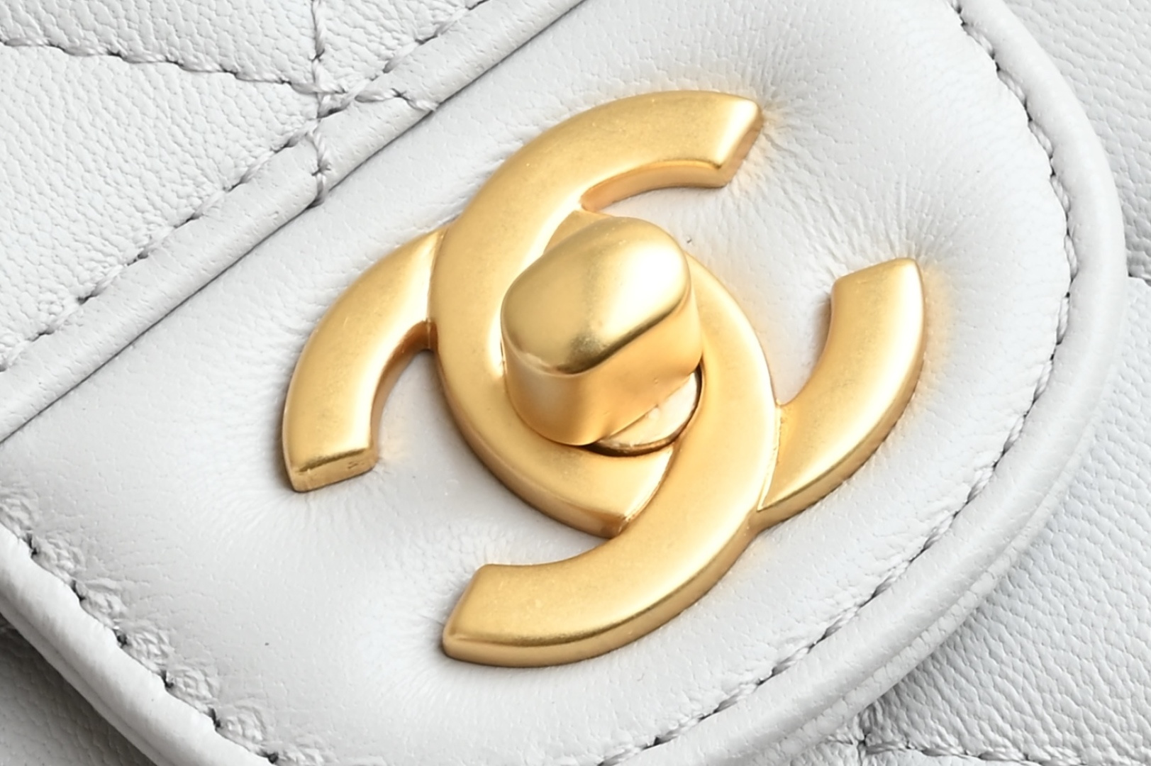 白金版▪️正品级 包装如图全新到货🆕𝐂𝐡𝐚𝐧𝐞𝟏 𝟐𝟓𝐏 手柄Kelly 横版小号专柜售价𝟦𝟨𝟫𝟢𝟢𝗋𝗆