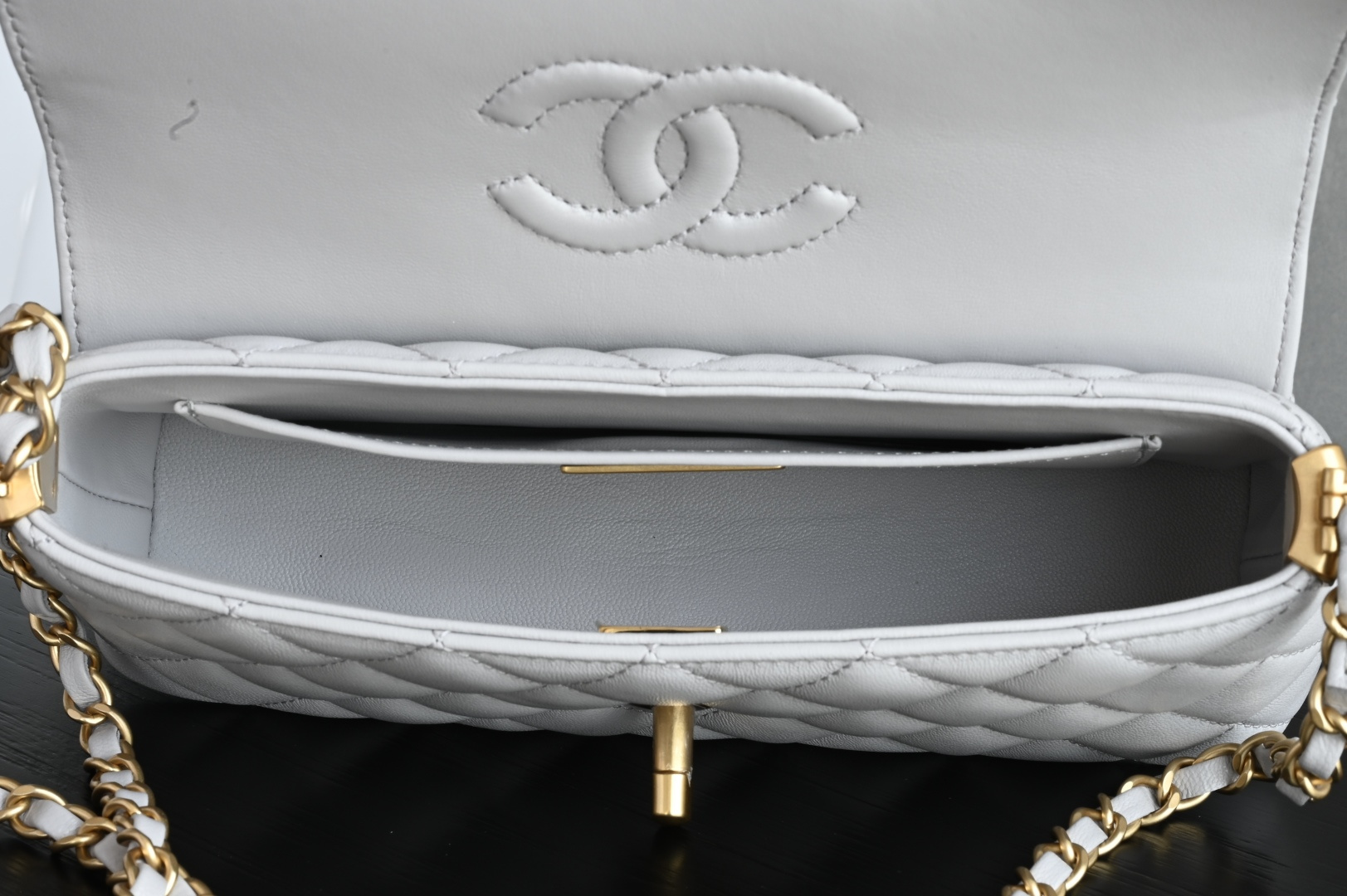 白金版▪️正品级 包装如图全新到货🆕𝐂𝐡𝐚𝐧𝐞𝟏 𝟐𝟓𝐏 手柄Kelly 横版小号专柜售价𝟦𝟨𝟫𝟢𝟢𝗋𝗆