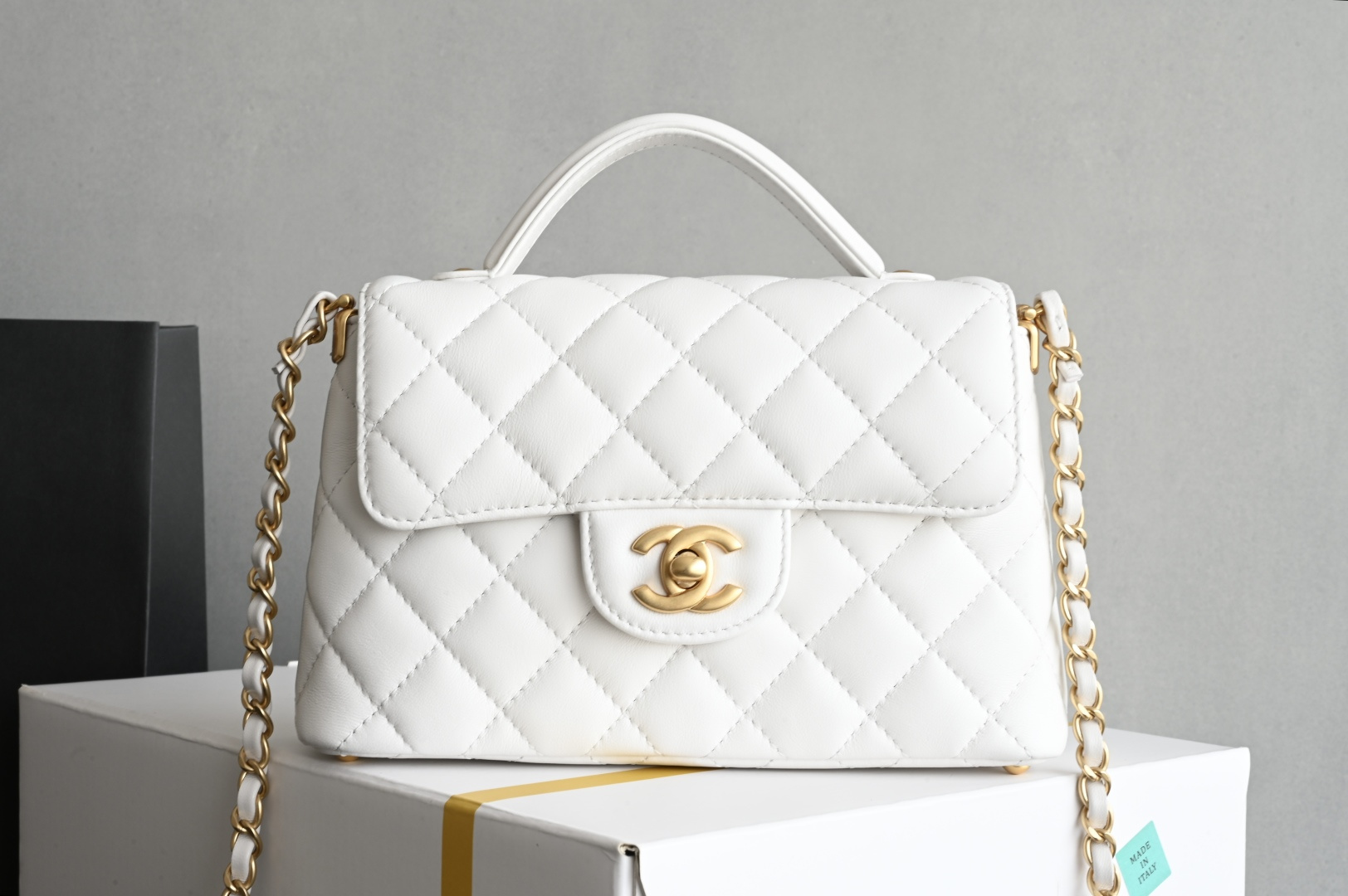 白金版▪️正品级 包装如图全新到货🆕𝐂𝐡𝐚𝐧𝐞𝟏 𝟐𝟓𝐏 手柄Kelly 小号 白色专柜售价𝟦𝟪𝟧𝟢𝟢𝗋