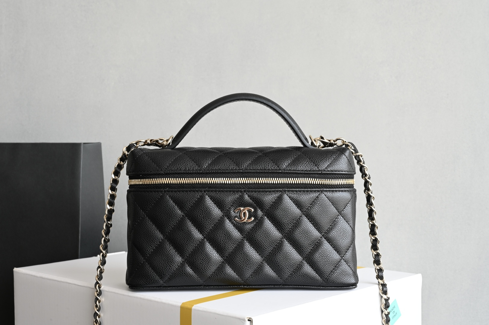 白金版▪️正品级 包装如图全新到货🆕𝗖𝗵𝗮𝗻𝗲𝟭 𝟮𝟱𝐂𝖫𝖯盒子手拿包 黑色♥ 专柜售价𝟤𝟨𝟧𝟢𝟢𝗋𝗆𝖻