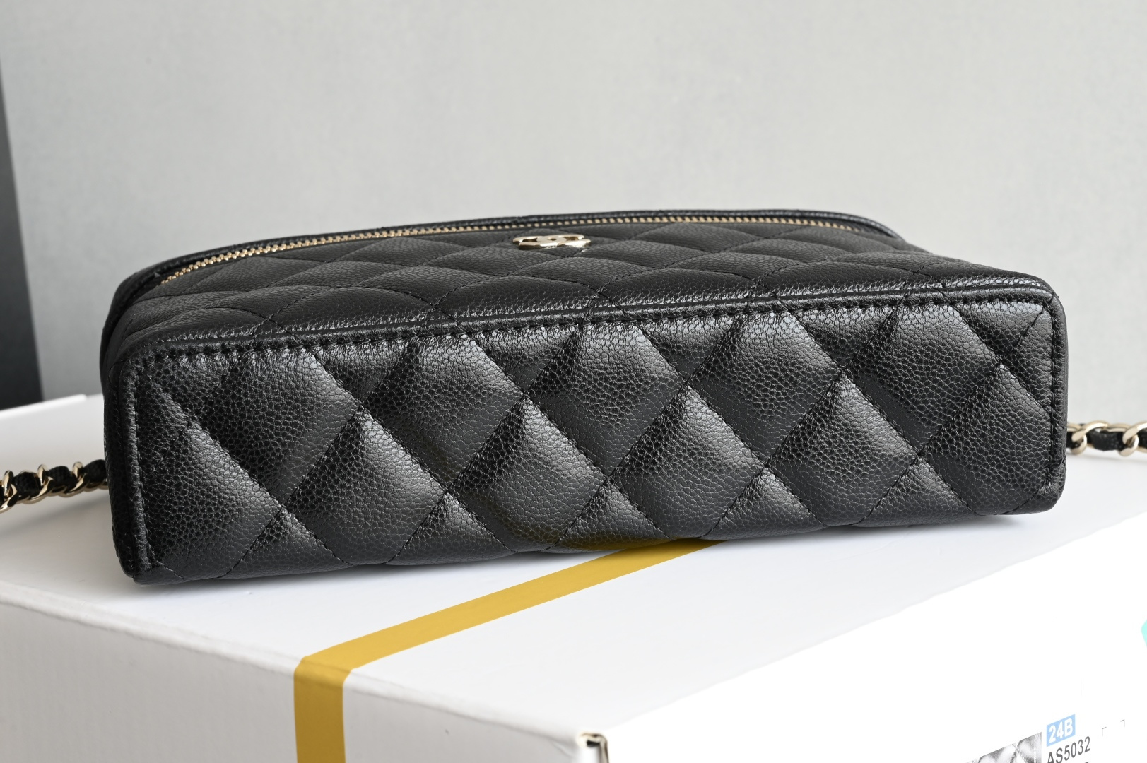 白金版▪️正品级 包装如图全新到货🆕𝗖𝗵𝗮𝗻𝗲𝟭 𝟮𝟱𝐂𝖫𝖯盒子手拿包 黑色♥ 专柜售价𝟤𝟨𝟧𝟢𝟢𝗋𝗆𝖻