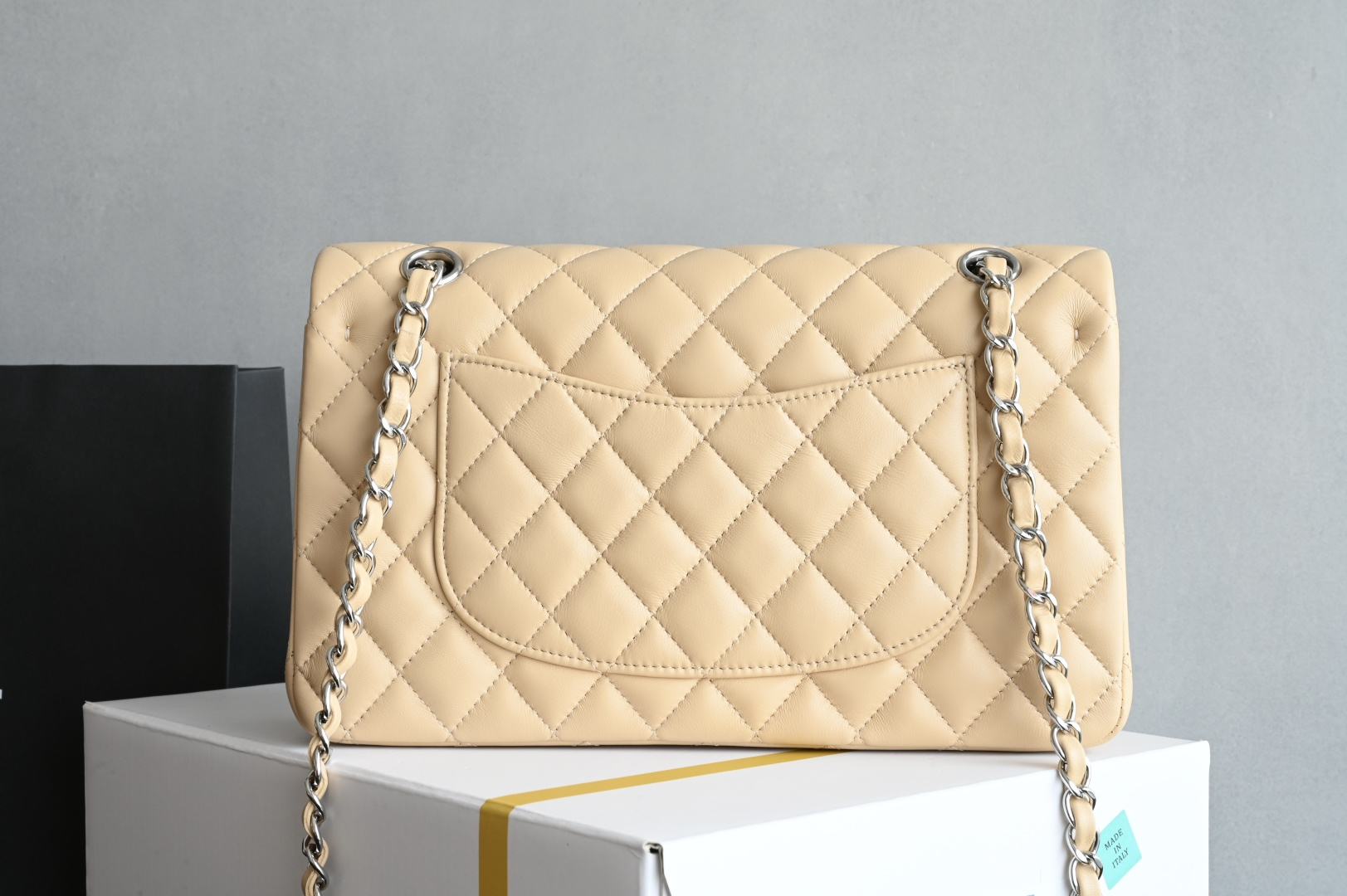 🌼白金版▪️正品级 包装如图全新发售‼️最新版𝙲𝙵系列专柜售价𝟾𝟺𝟸𝟹𝟶购入开发➠𝙲𝚕𝚊𝚜𝚜𝚒𝚌 𝙵𝚕𝚊