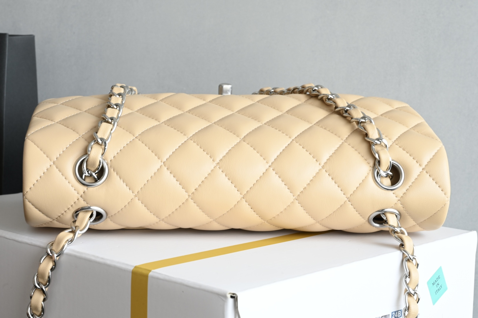 🌼白金版▪️正品级 包装如图全新发售‼️最新版𝙲𝙵系列专柜售价𝟾𝟺𝟸𝟹𝟶购入开发➠𝙲𝚕𝚊𝚜𝚜𝚒𝚌 𝙵𝚕𝚊