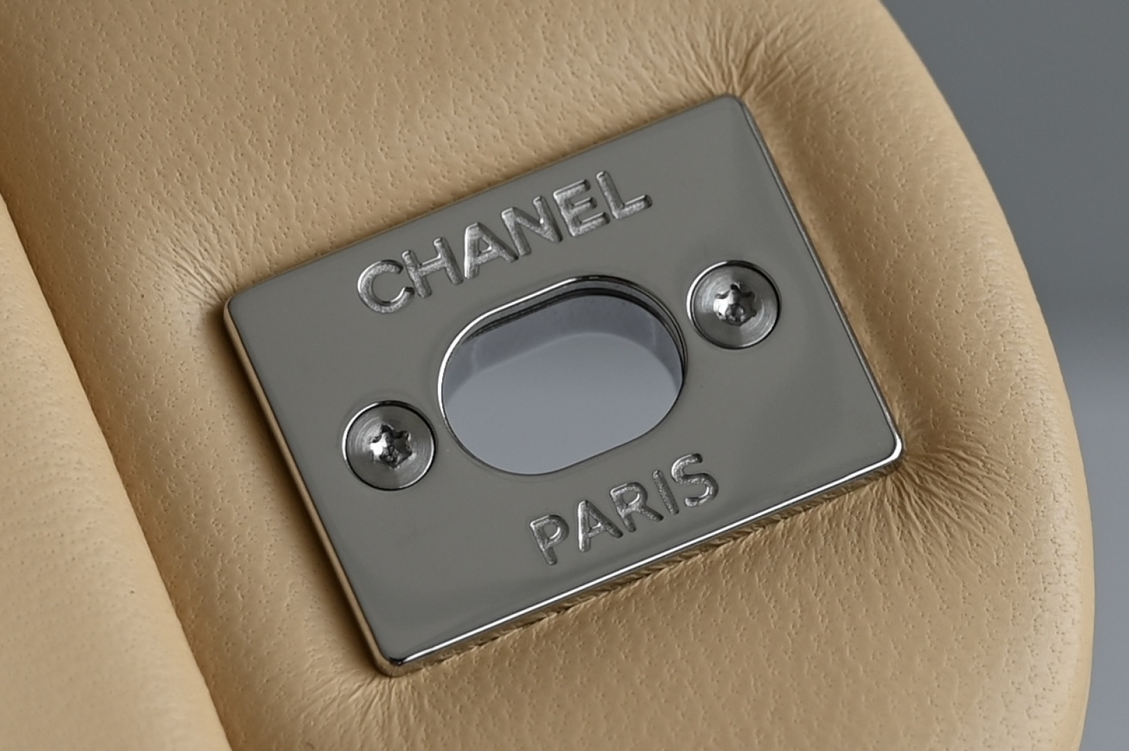 🌼白金版▪️正品级 包装如图全新发售‼️最新版𝙲𝙵系列专柜售价𝟾𝟺𝟸𝟹𝟶购入开发➠𝙲𝚕𝚊𝚜𝚜𝚒𝚌 𝙵𝚕𝚊