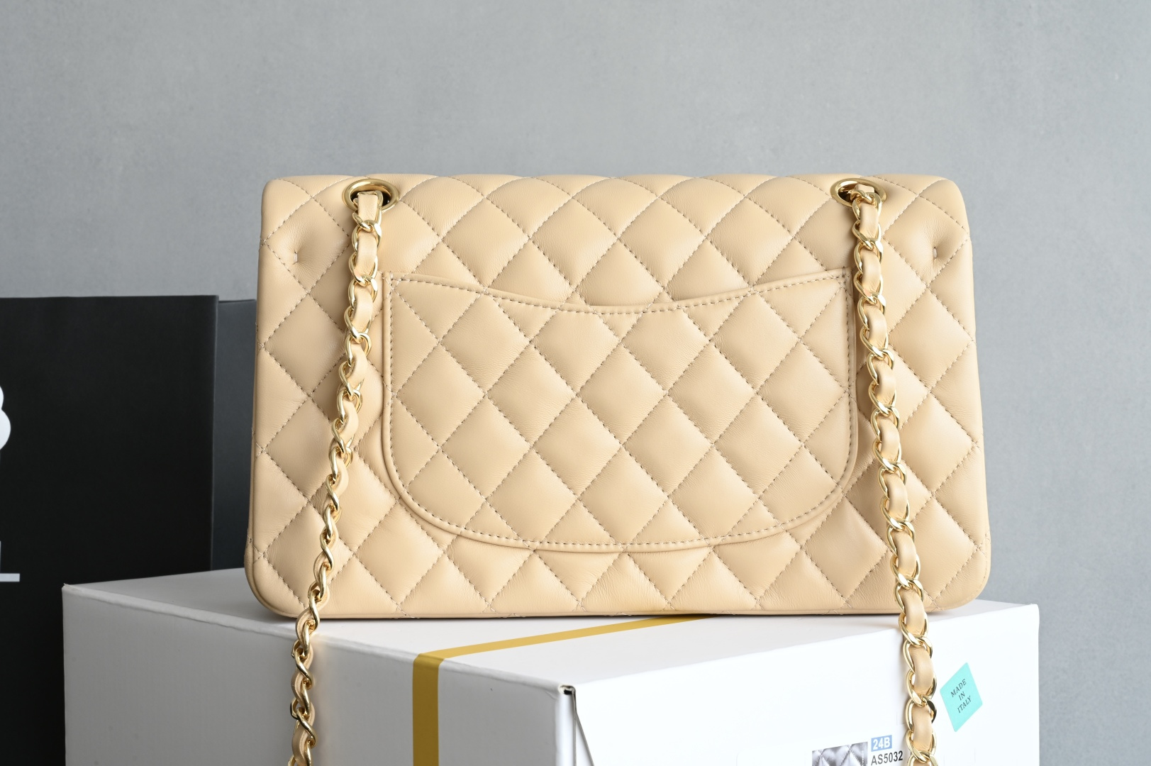 🌼白金版▪️正品级 包装如图全新发售‼️最新版𝙲𝙵系列专柜售价𝟾𝟺𝟸𝟹𝟶购入开发➠𝙲𝚕𝚊𝚜𝚜𝚒𝚌 𝙵𝚕𝚊