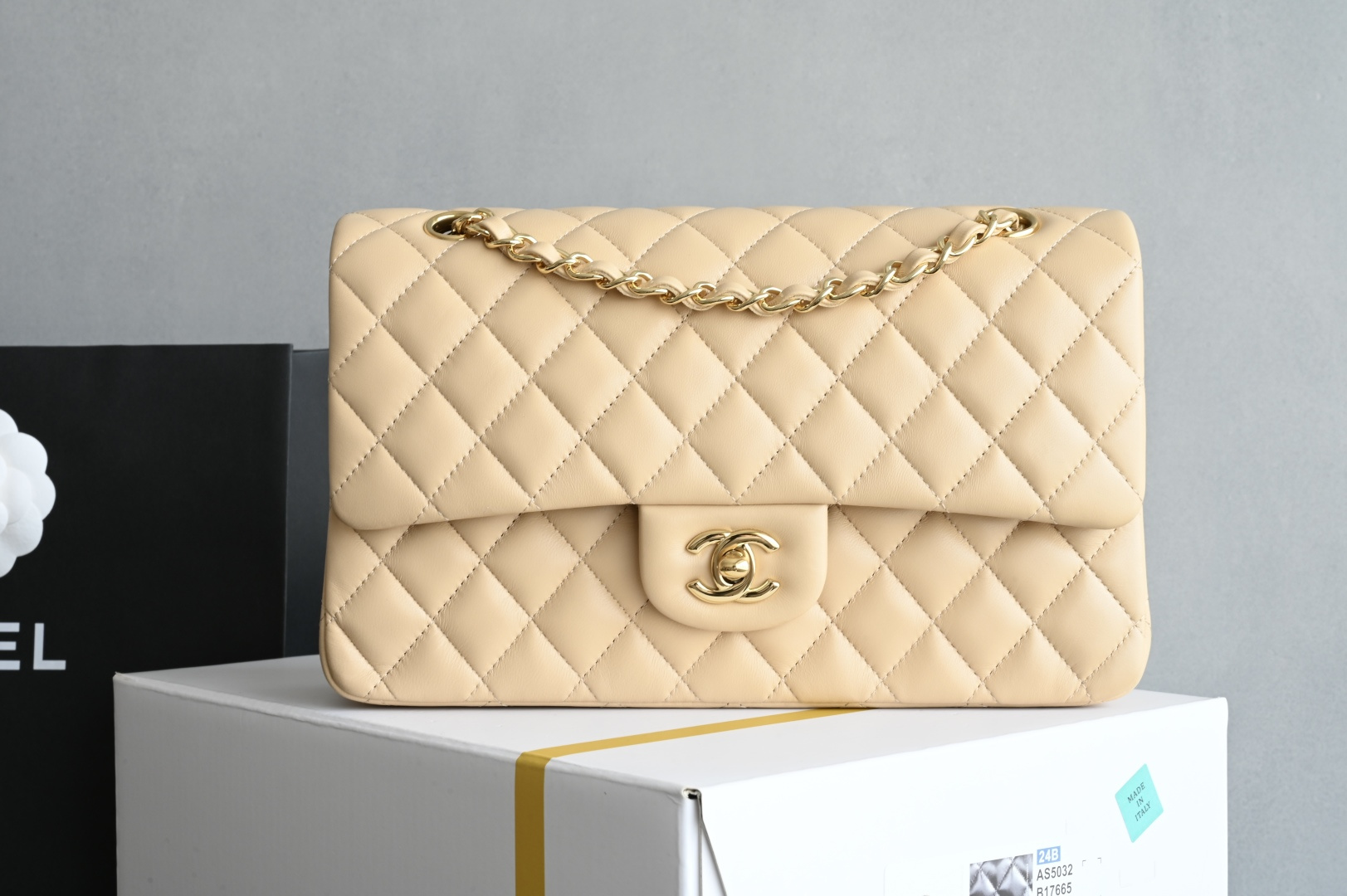 🌼白金版▪️正品级 包装如图全新发售‼️最新版𝙲𝙵系列专柜售价𝟾𝟺𝟸𝟹𝟶购入开发➠𝙲𝚕𝚊𝚜𝚜𝚒𝚌 𝙵𝚕𝚊