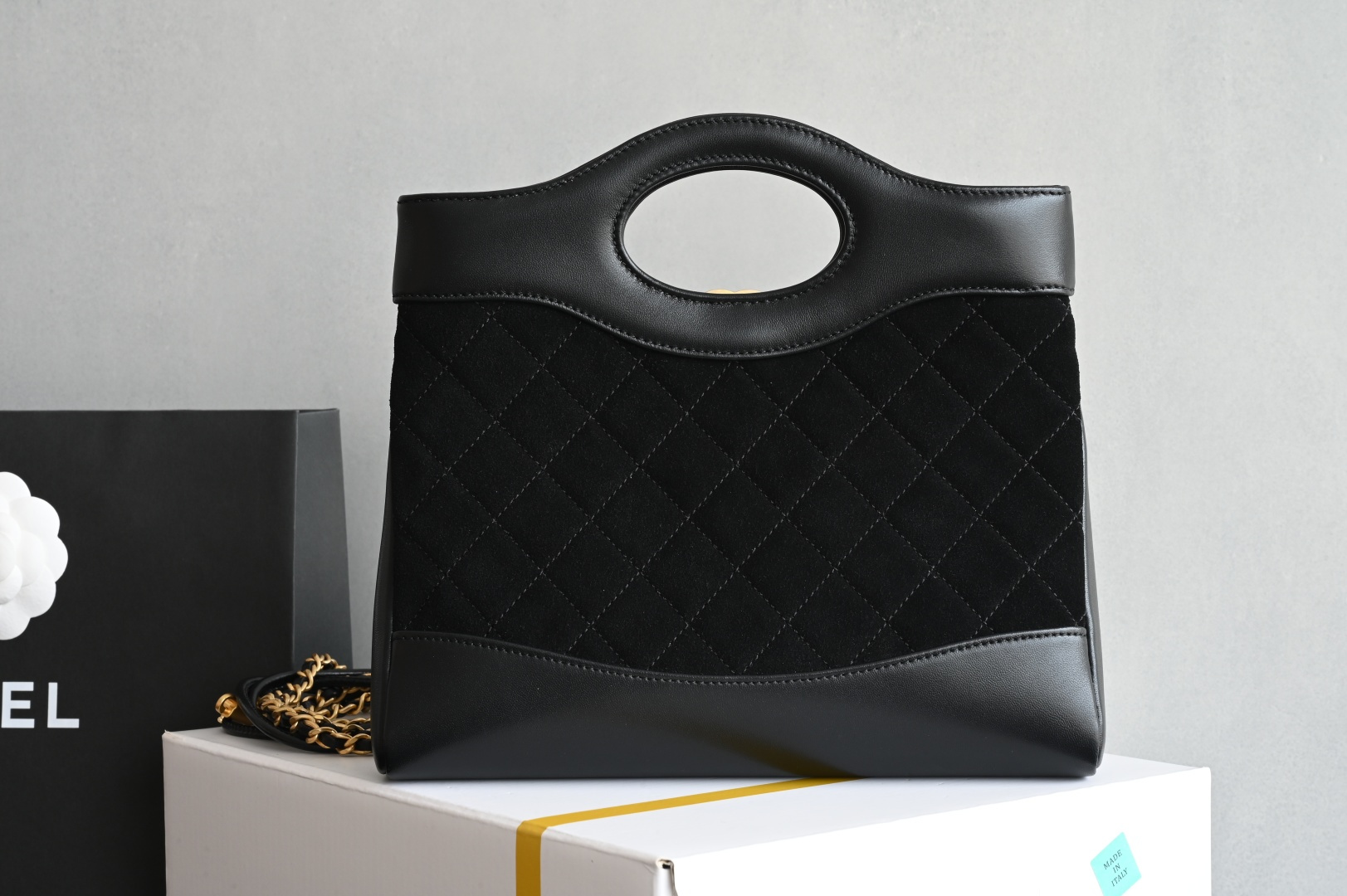 白金版▪️正品级 包装如图全新到货‼️𝗖𝗵𝗮𝗻𝗲𝟭 𝟮𝟓𝐏 全新版本𝟥𝟣𝖡𝖺𝗀 𝖬𝗂𝗇𝗂麂皮黑色 链条可