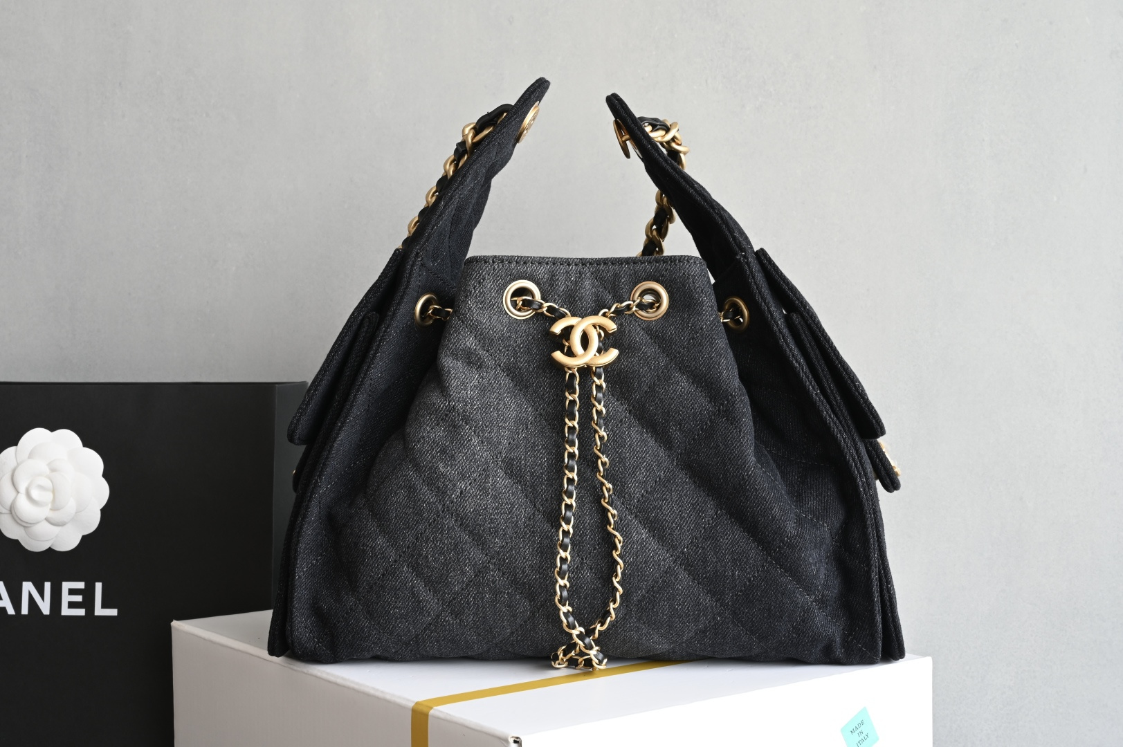 白金版▪️正品级 包装如图全新到货🆕𝗖𝗵𝗮𝗻𝗲𝟭 𝟮𝟱𝗕𝗮𝗴嬉皮𝗁𝗈𝖻𝗈小号 黑牛仔专柜售价𝟦𝟥𝟢𝟢𝟢𝗋