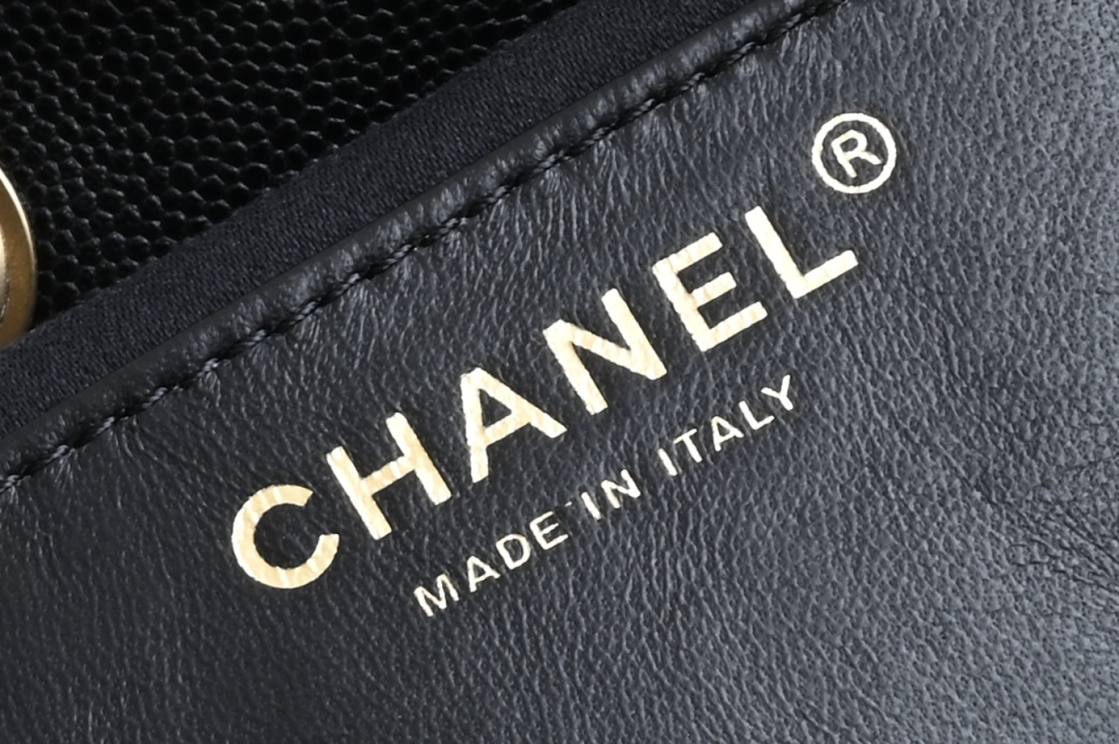 白金版▪️正品级 包装如图全新到货🆕𝗖𝗵𝗮𝗻𝗲𝟭 𝟮𝟱𝗰早春嬉皮购物包大号 黑色♥专柜售价𝟧𝟣𝟣𝟢𝟢𝗋𝗆