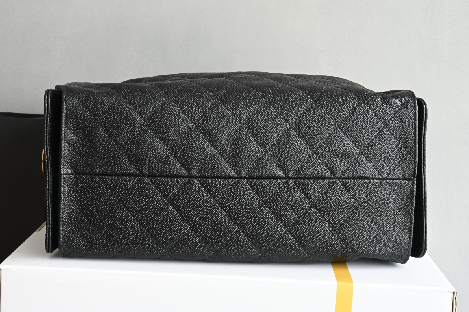 白金版▪️正品级 包装如图全新到货🆕𝗖𝗵𝗮𝗻𝗲𝟭 𝟮𝟱𝗰早春嬉皮购物包大号 黑色♥专柜售价𝟧𝟣𝟣𝟢𝟢𝗋𝗆