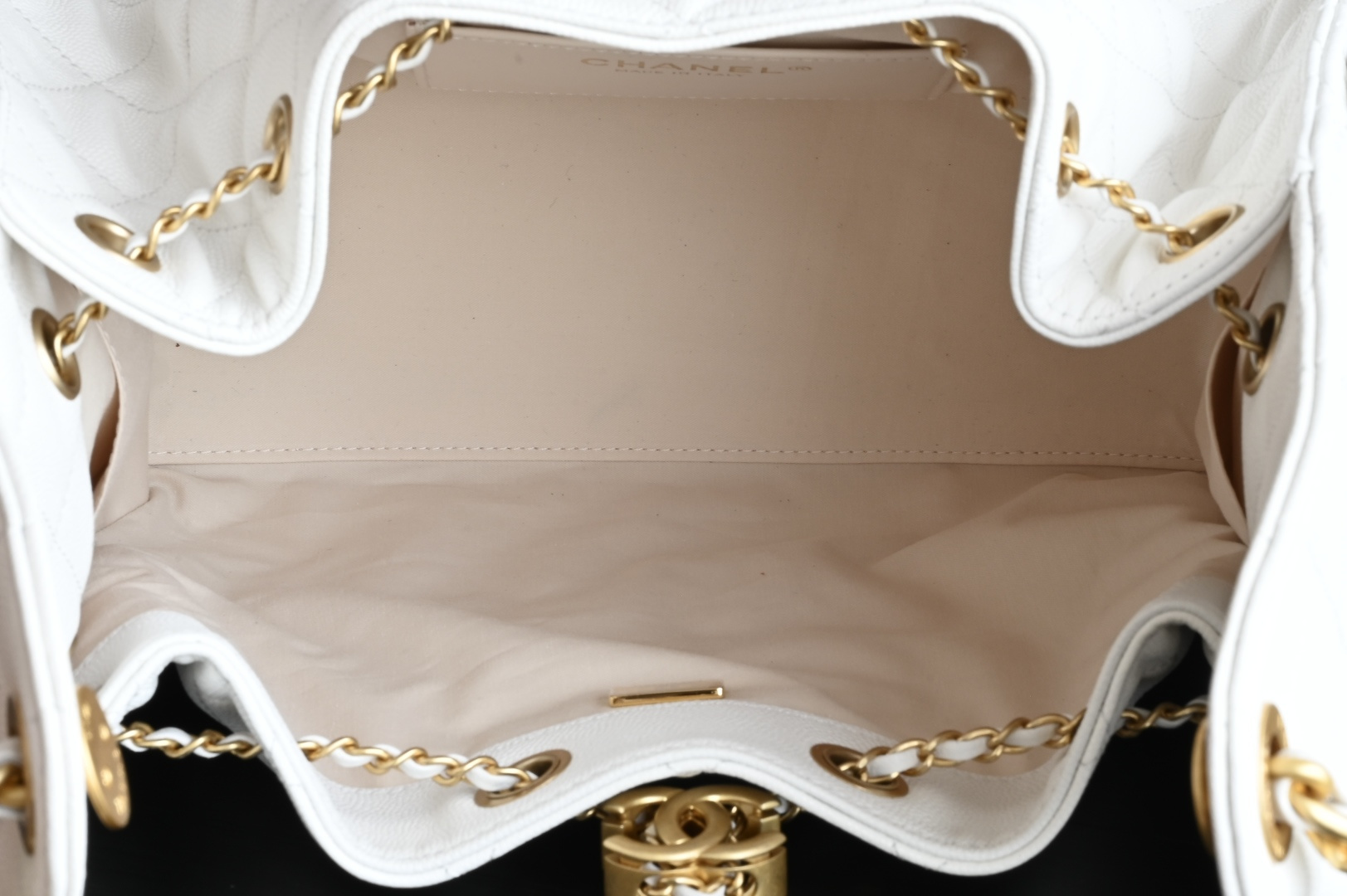 🌼白金版▪️正品级 包装如图全新到货🆕𝗖𝗵𝗮𝗻𝗲𝟭 𝟮𝟱𝗰早春嬉皮购物包小号 白色专柜售价𝟦𝟩𝟪𝟢𝟢𝗋𝗆