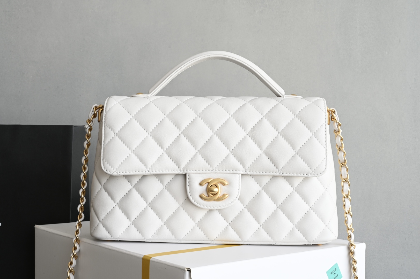 Elegant Chanel 25P Handle Kelly Bag - White Lambskin with Gold Hardware 2 cmp i1744609650645 8698 0 0
