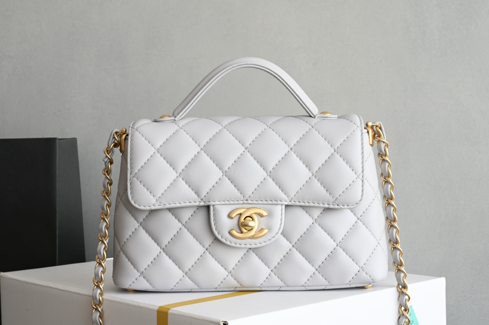 Chanel 125P Handle Kelly Small Grey Lambskin Leather Shoulder Bag 2 cmp i1744609894047 6129 0 0