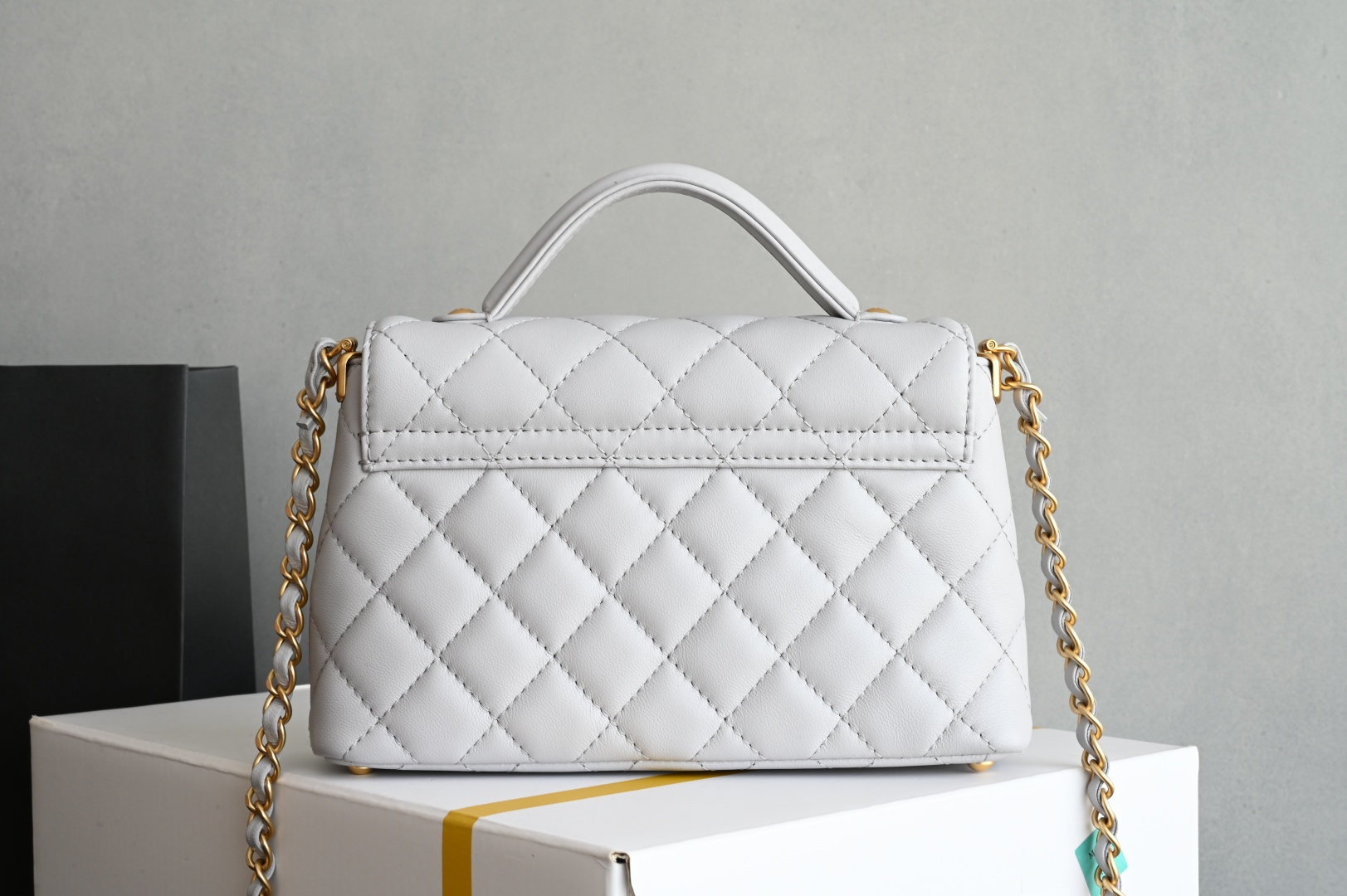 Chanel 125P Handle Kelly Small Grey Lambskin Leather Shoulder Bag 3 cmp i1744609894308 9104 0 1