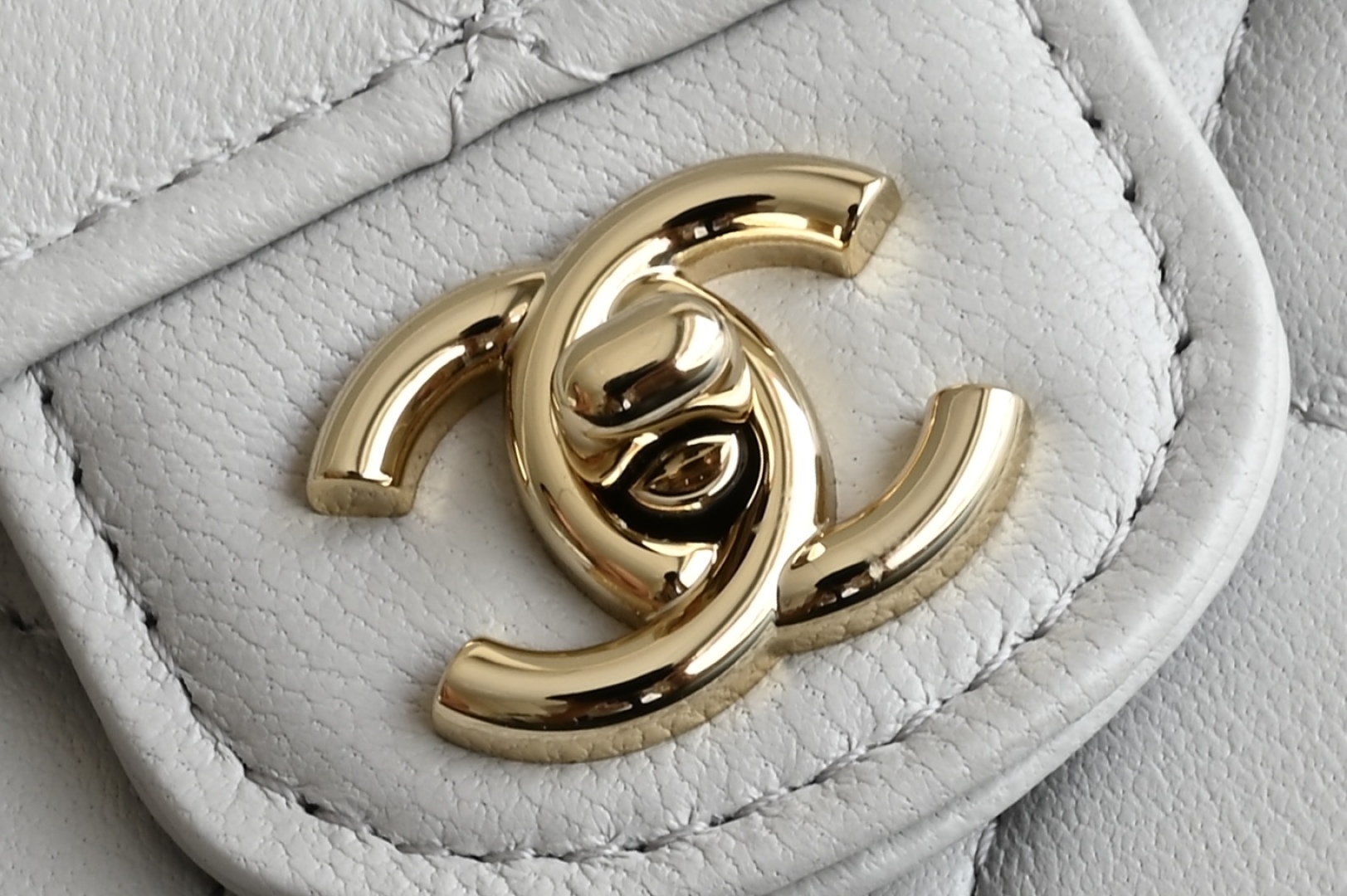 Chanel 125P Mini Backpack in Gray Lambskin Leather with Chain Strap 6 cmp i1744611258589 3109 0 5