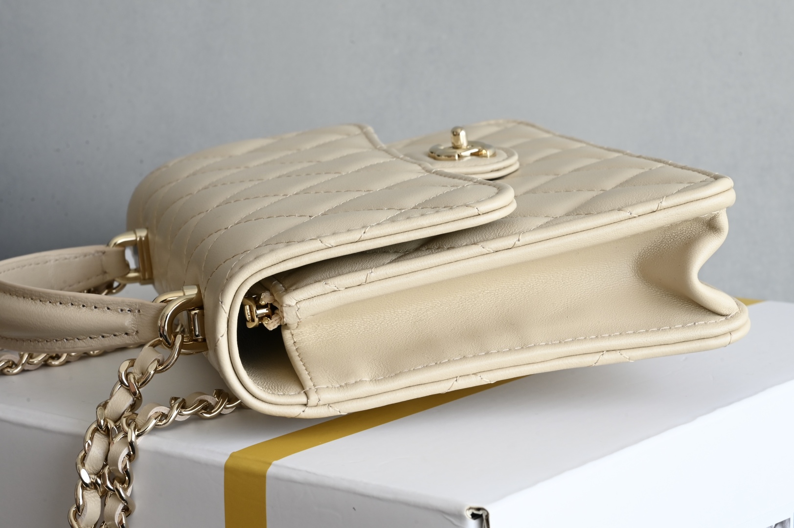 Chanel 125P Quilted Chain Backpack - Mini Convertible Shoulder Bag 4 cmp i1744611455703 3872 0 3