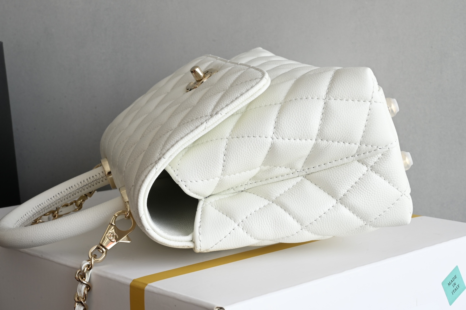 Chanel Coco Handle White Small Size Bag with Quilted Design and Golden Hardware 5 cmp i1744611967410 670 0 3