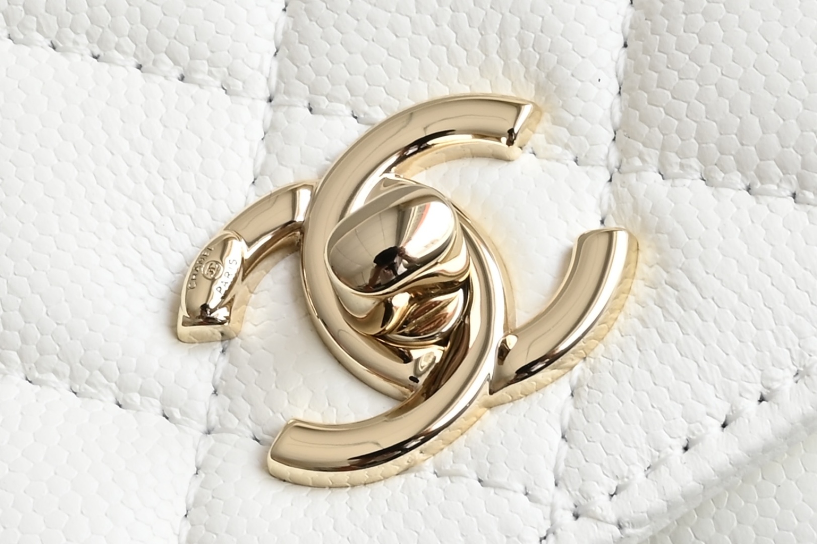 Chanel Coco Handle White Small Size Bag with Quilted Design and Golden Hardware 7 cmp i1744611968956 3184 0 5