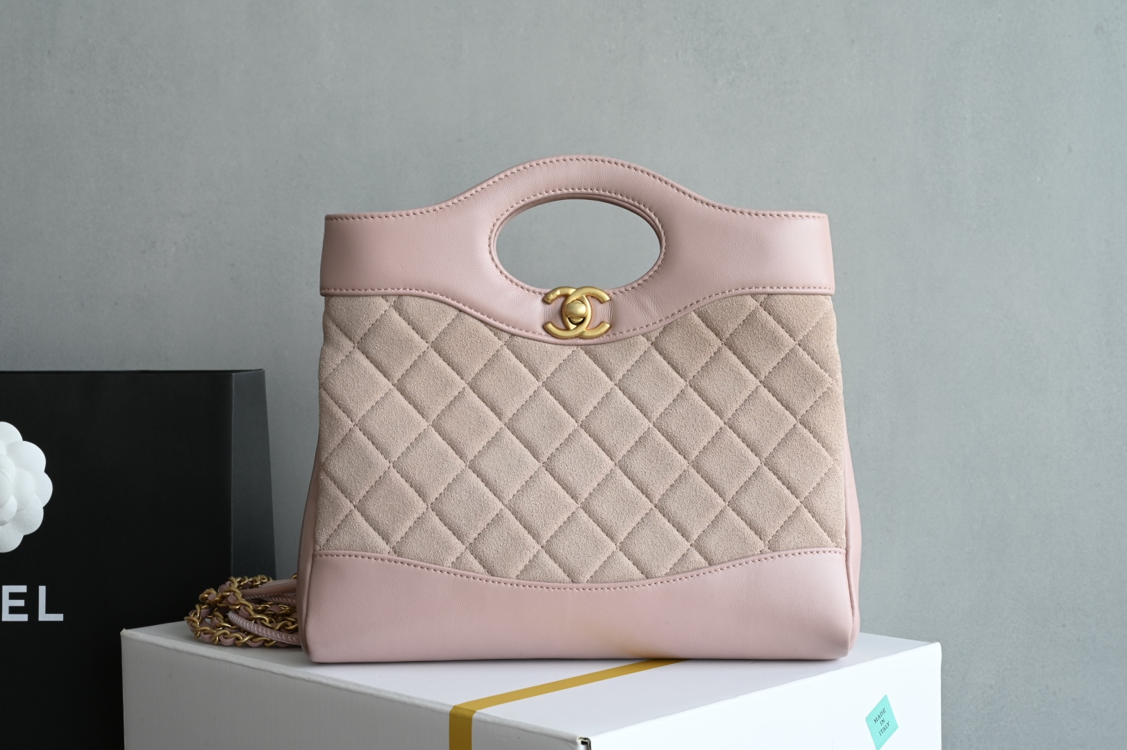 白金版▪️正品级 包装如图全新到货‼️𝗖𝗵𝗮𝗻𝗲𝟭 𝟮𝟓𝐏 全新版本𝟥𝟣𝖡𝖺𝗀 𝖬𝗂𝗇𝗂麂皮粉色 链条可