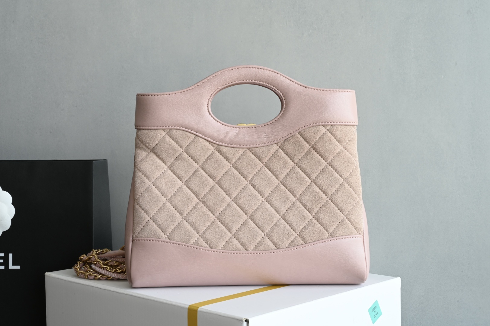 白金版▪️正品级 包装如图全新到货‼️𝗖𝗵𝗮𝗻𝗲𝟭 𝟮𝟓𝐏 全新版本𝟥𝟣𝖡𝖺𝗀 𝖬𝗂𝗇𝗂麂皮粉色 链条可