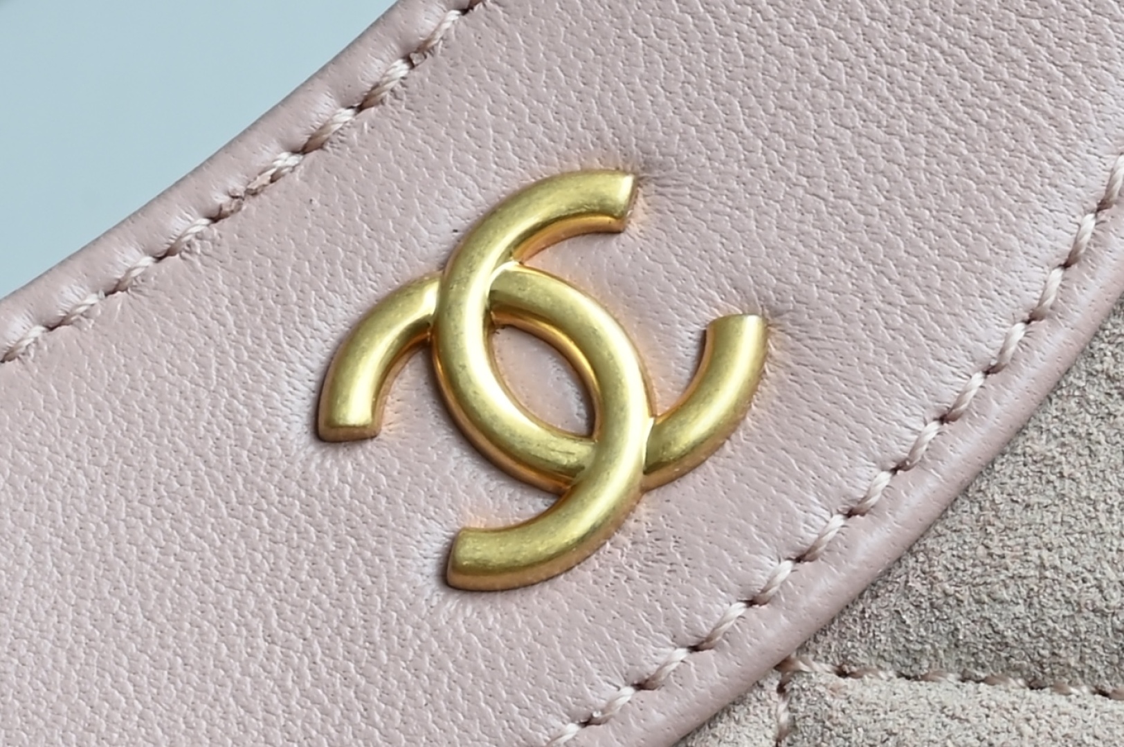 白金版▪️正品级 包装如图全新到货🆕𝗖𝗵𝗮𝗻𝗲𝟭 𝟮𝟱𝗣春夏𝖭𝖺𝗇𝗈𝟥𝟣𝖡𝖺𝗀麂皮粉色♥专柜售价𝟤𝟨𝟥𝟢