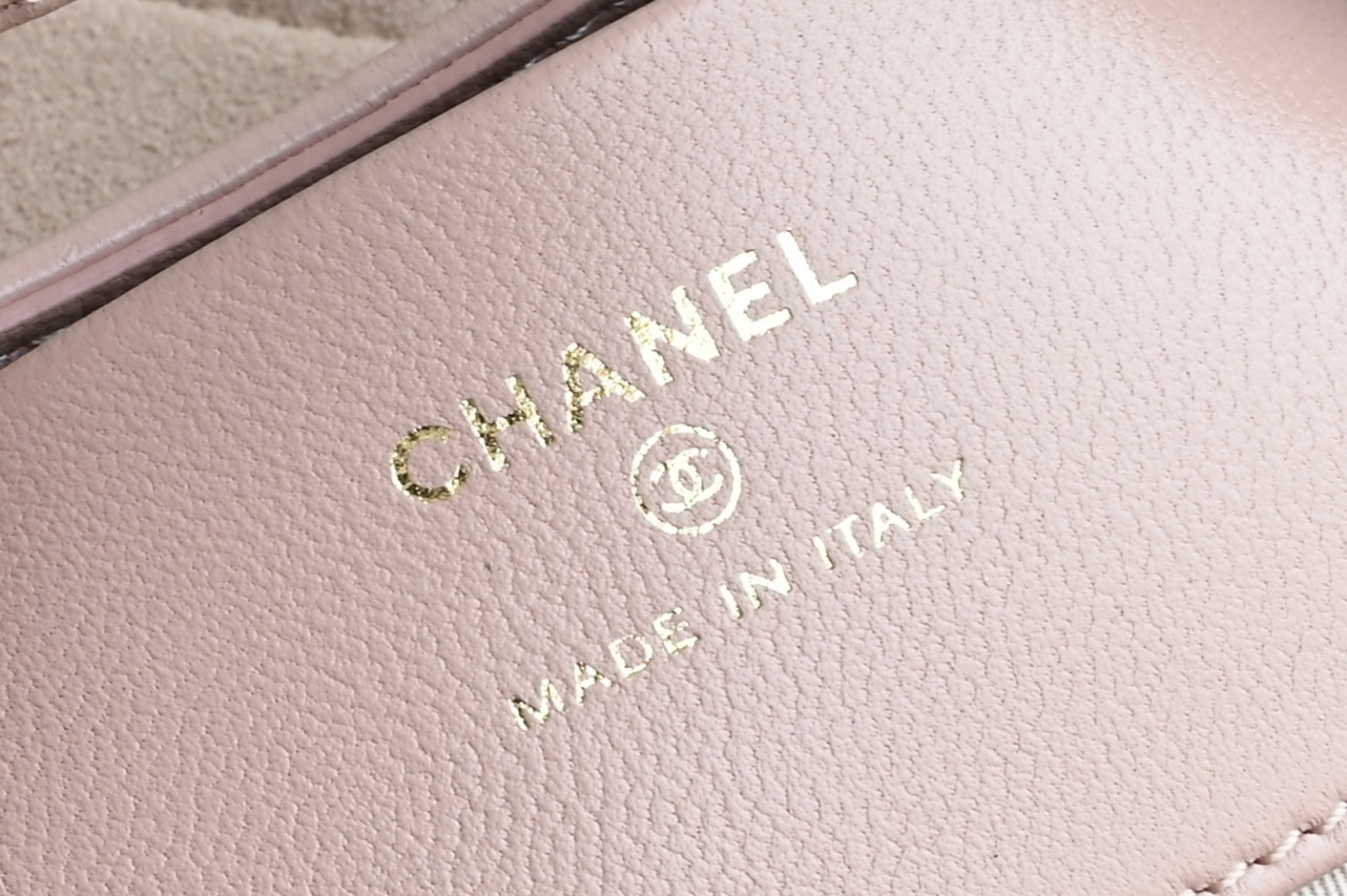 白金版▪️正品级 包装如图全新到货🆕𝗖𝗵𝗮𝗻𝗲𝟭 𝟮𝟱𝗣春夏𝖭𝖺𝗇𝗈𝟥𝟣𝖡𝖺𝗀麂皮粉色♥专柜售价𝟤𝟨𝟥𝟢