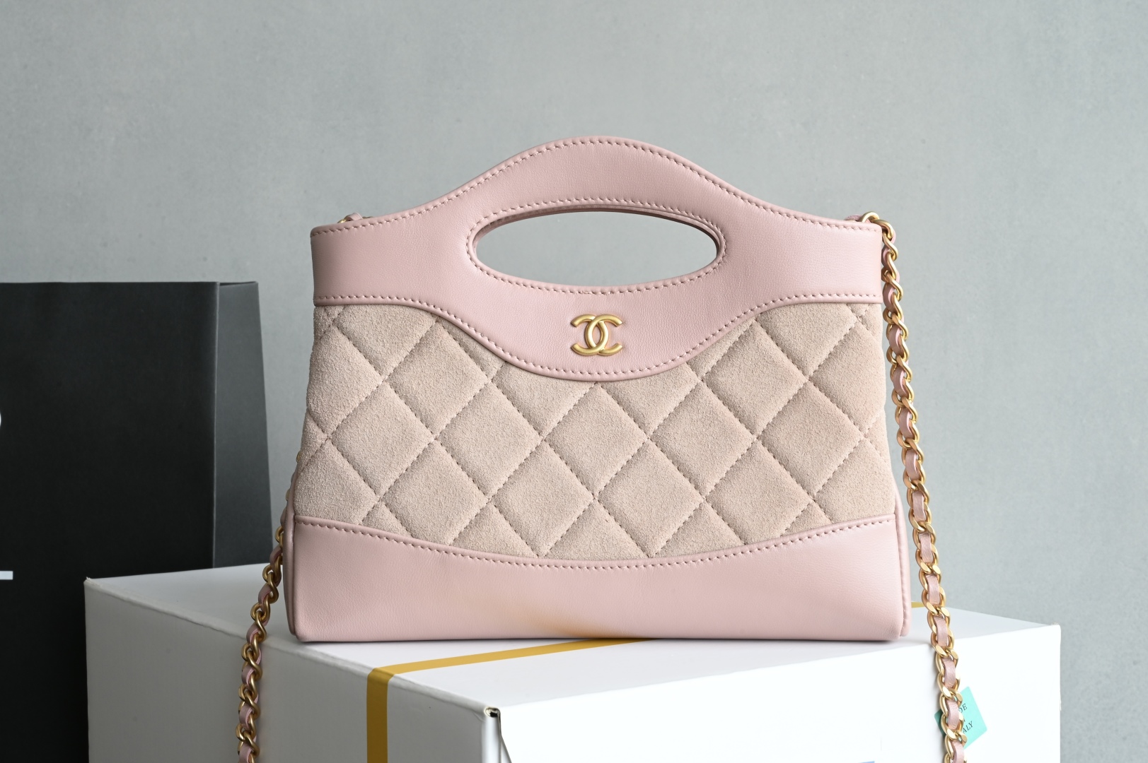 白金版▪️正品级 包装如图全新到货🆕𝗖𝗵𝗮𝗻𝗲𝟭 𝟮𝟱𝗣春夏𝖭𝖺𝗇𝗈𝟥𝟣𝖡𝖺𝗀麂皮粉色♥专柜售价𝟤𝟨𝟥𝟢