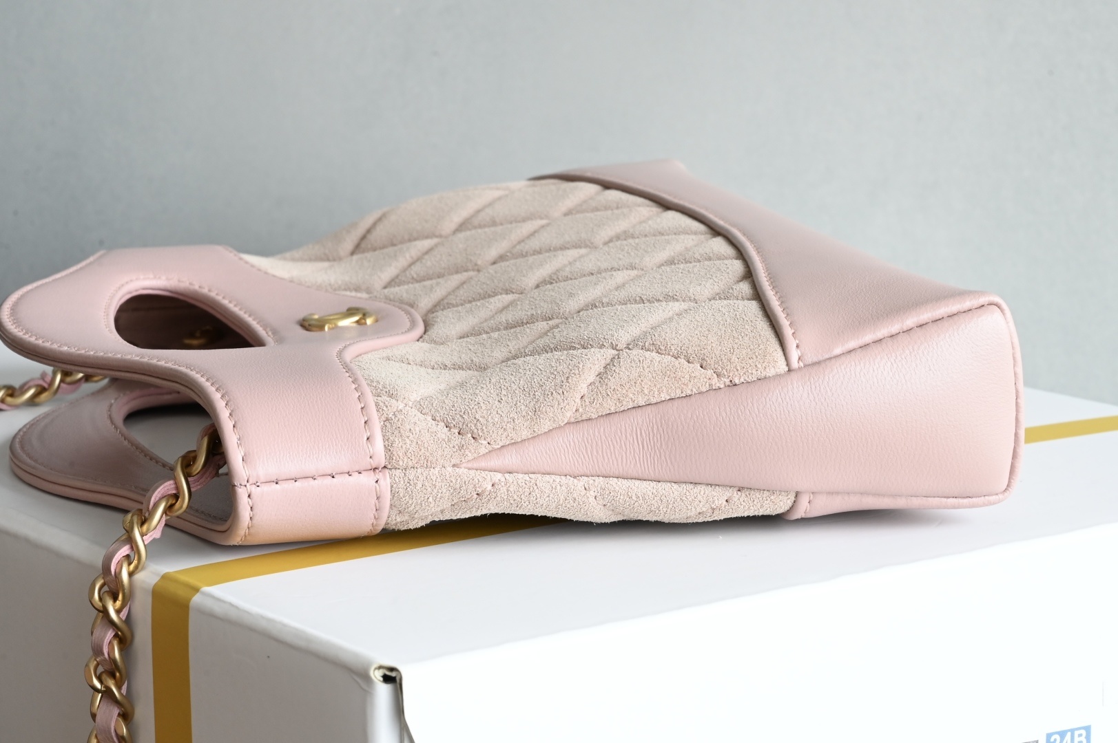 白金版▪️正品级 包装如图全新到货🆕𝗖𝗵𝗮𝗻𝗲𝟭 𝟮𝟱𝗣春夏𝖭𝖺𝗇𝗈𝟥𝟣𝖡𝖺𝗀麂皮粉色♥专柜售价𝟤𝟨𝟥𝟢