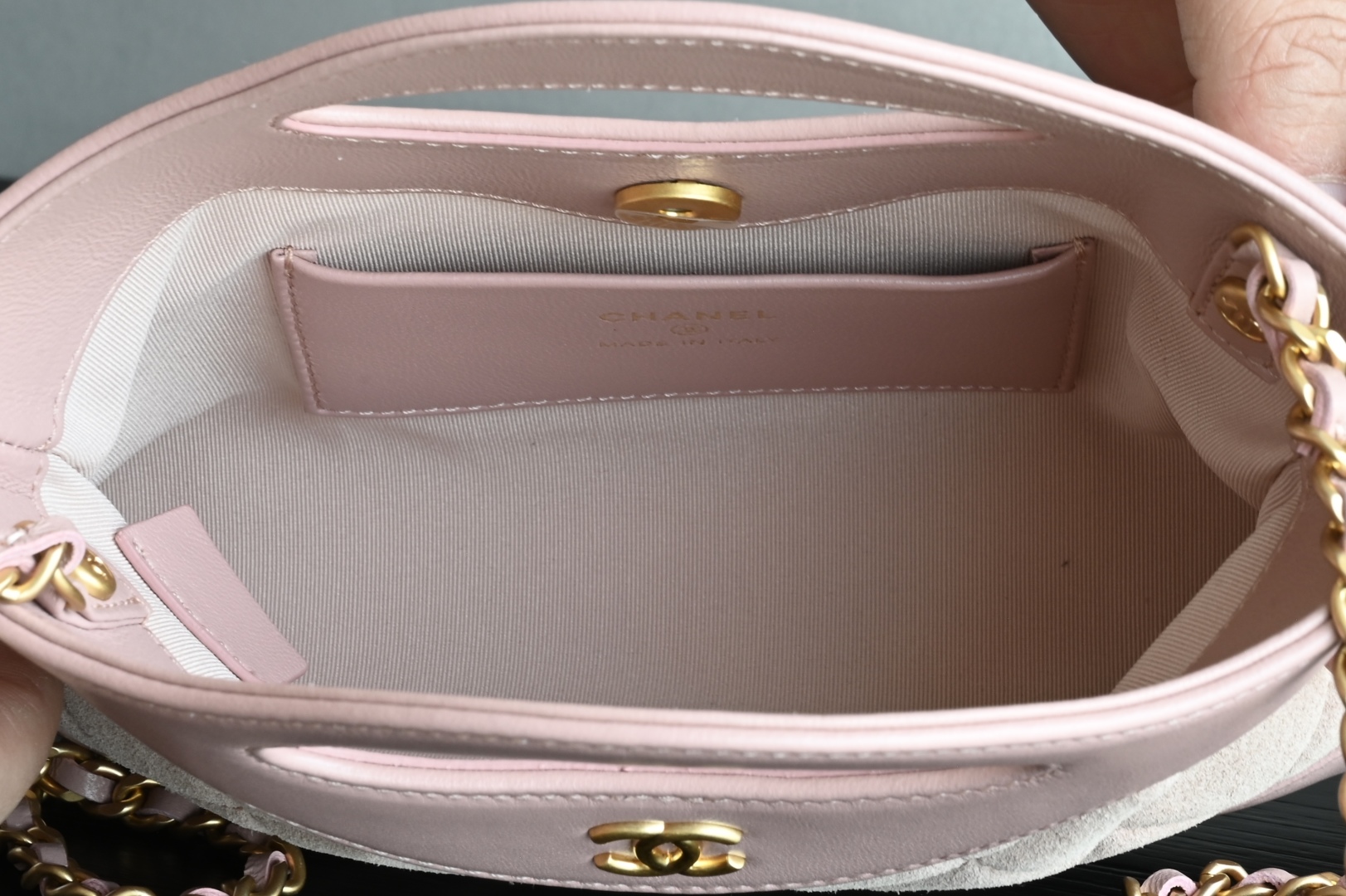 白金版▪️正品级 包装如图全新到货🆕𝗖𝗵𝗮𝗻𝗲𝟭 𝟮𝟱𝗣春夏𝖭𝖺𝗇𝗈𝟥𝟣𝖡𝖺𝗀麂皮粉色♥专柜售价𝟤𝟨𝟥𝟢