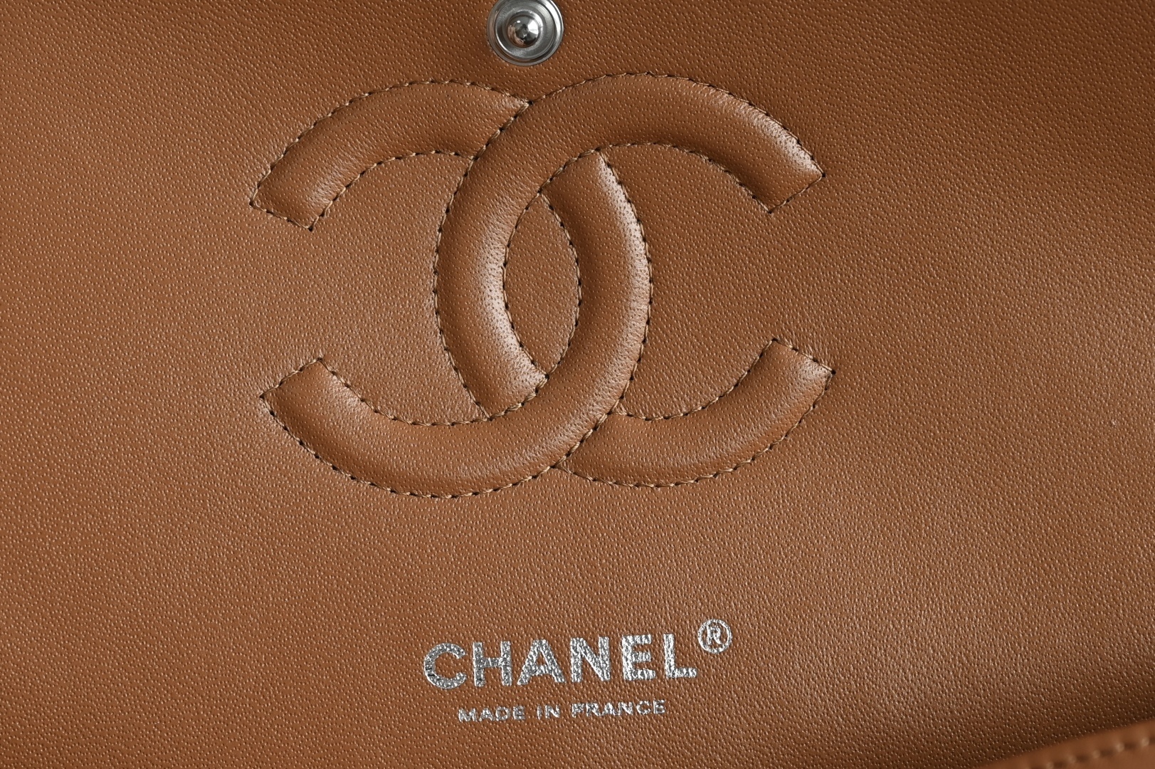 白金版▪️正品级 包装如图全新发售‼️全新版𝙲𝙵系列专柜售价𝟾𝟺𝟸𝟻𝟶购入开发➠𝙲𝚕𝚊𝚜𝚜𝚒𝚌 𝙵𝚕𝚊𝚙