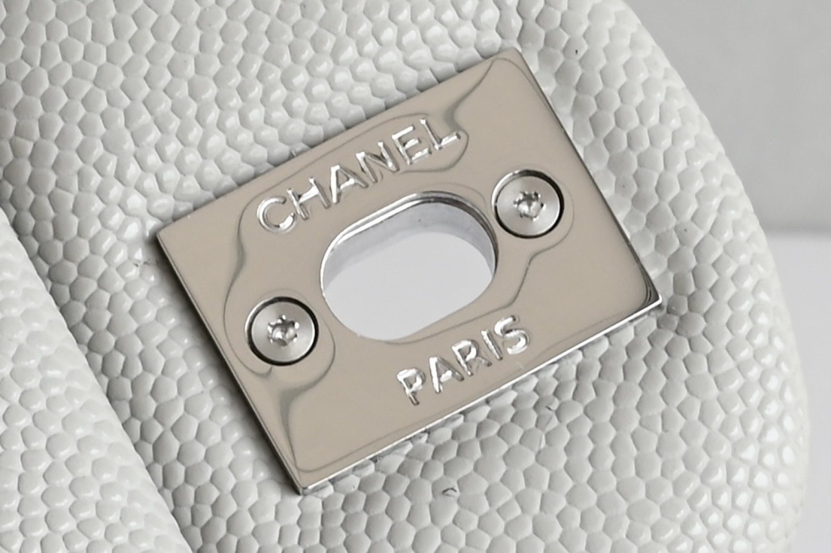 白金版▪️正品级 包装如图𝐂𝐡𝐚𝐧𝐞𝐥 𝐂𝐅 升级版 浅灰银全名Classic Fla0 尺寸: 15.