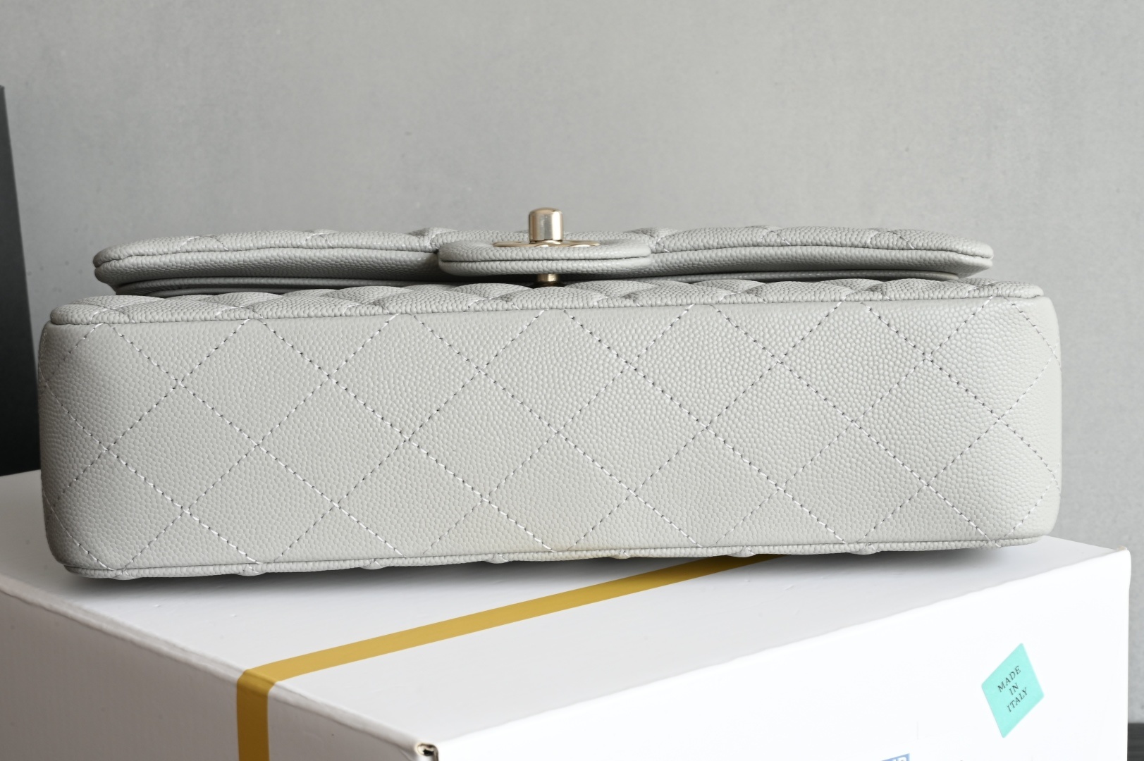 白金版▪️正品级 包装如图𝐂𝐡𝐚𝐧𝐞𝐥 𝐂𝐅 升级版 浅灰金全名Classic Fla0 尺寸: 15.