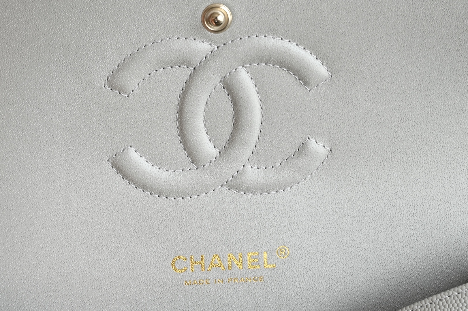 白金版▪️正品级 包装如图𝐂𝐡𝐚𝐧𝐞𝐥 𝐂𝐅 升级版 浅灰金全名Classic Fla0 尺寸: 15.