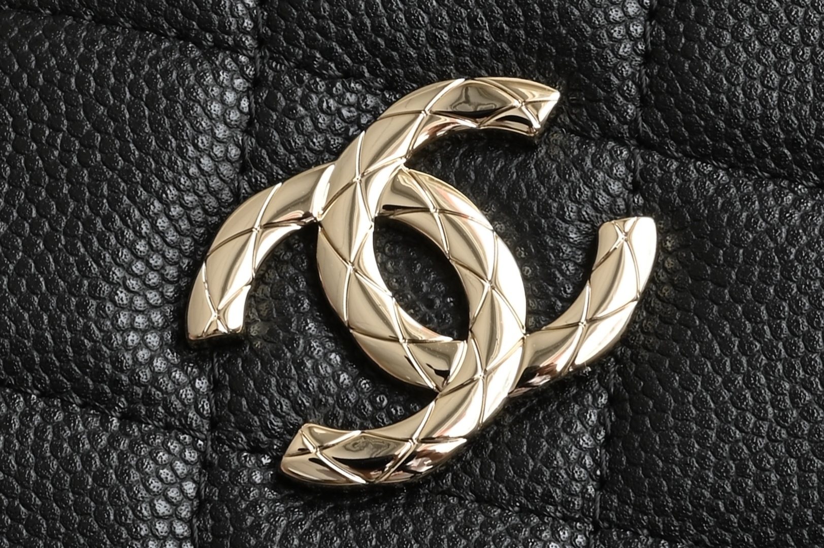 白金版▪️正品级 包装如图全新到货🆕𝐂𝐡𝐚𝐧𝐞𝐥 𝟐𝟓𝐬𝖢𝗈𝖼𝗈 𝖼𝗋𝗎𝗌𝗁 𝖧𝗈𝖻𝗈饭盒包黑色♥ 专柜