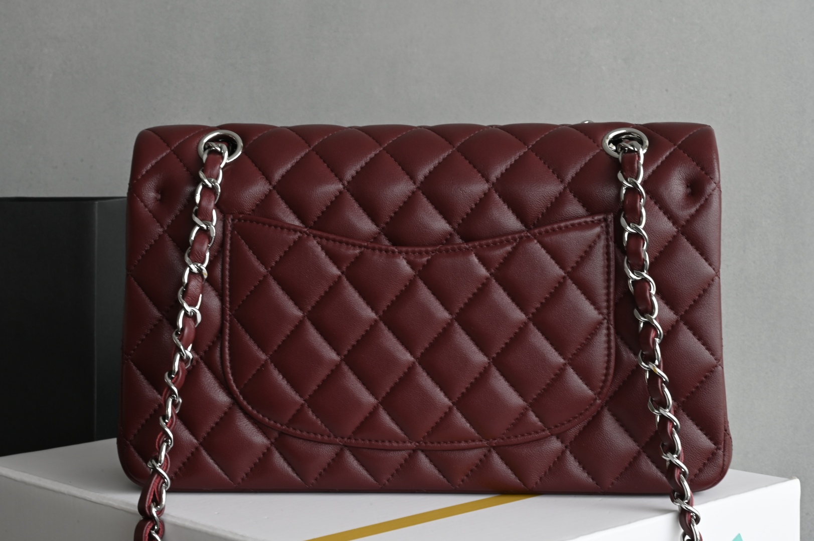 白金版▪️正品级 包装如图全新发售‼️全新版𝙲𝙵系列专柜售价𝟾𝟺𝟸𝟻𝟶购入开发➠𝙲𝚕𝚊𝚜𝚜𝚒𝚌 𝙵𝚕𝚊𝚙