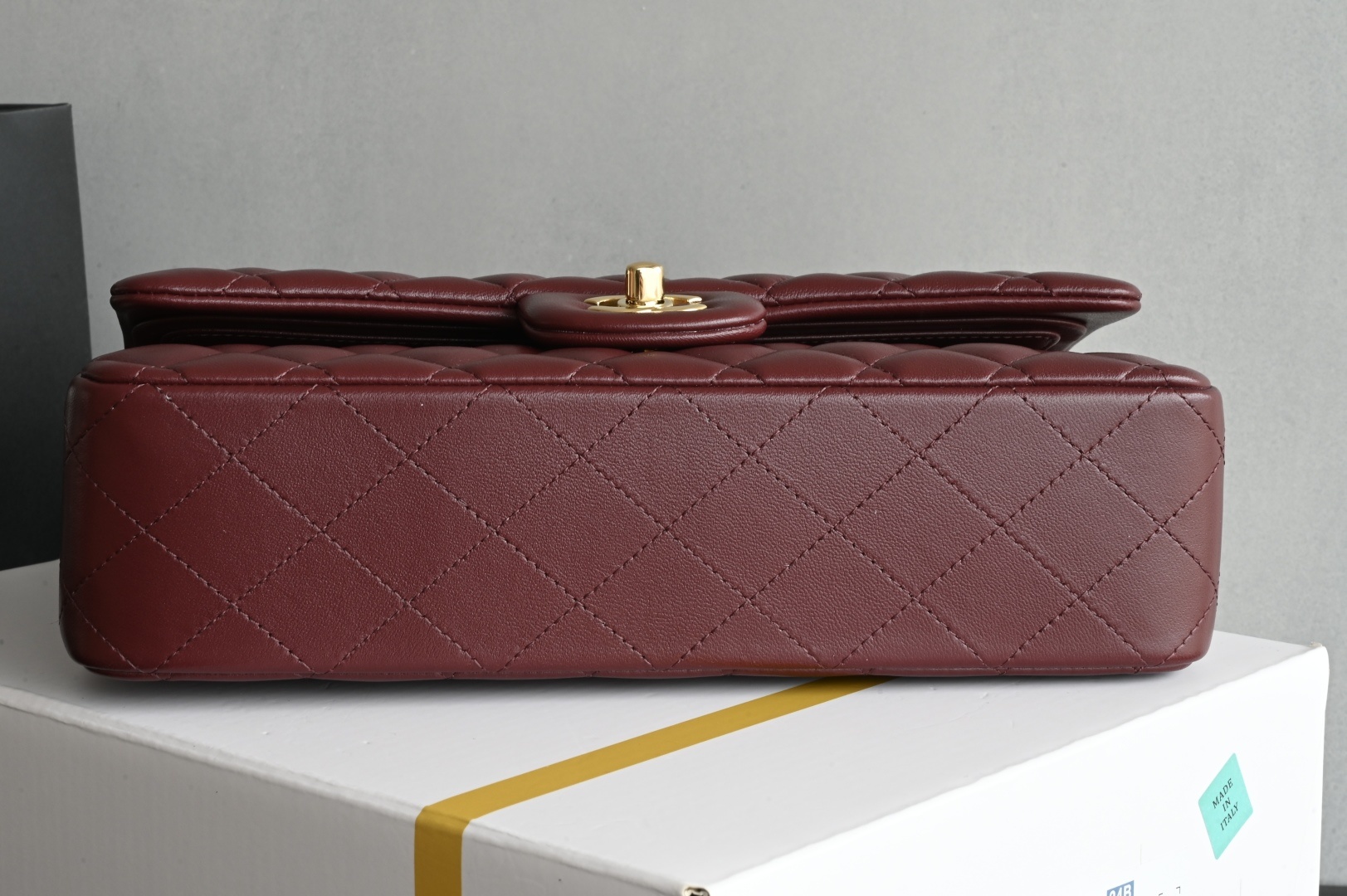 白金版▪️正品级 包装如图全新发售‼️全新版𝙲𝙵系列专柜售价𝟾𝟺𝟸𝟻𝟶购入开发➠𝙲𝚕𝚊𝚜𝚜𝚒𝚌 𝙵𝚕𝚊𝚙