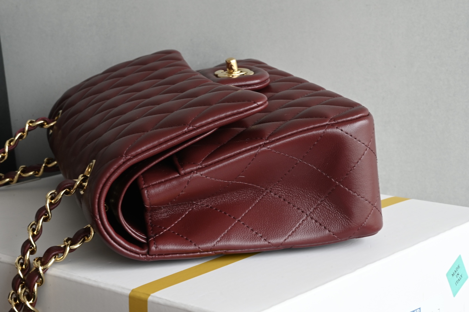 白金版▪️正品级 包装如图全新发售‼️全新版𝙲𝙵系列专柜售价𝟾𝟺𝟸𝟻𝟶购入开发➠𝙲𝚕𝚊𝚜𝚜𝚒𝚌 𝙵𝚕𝚊𝚙