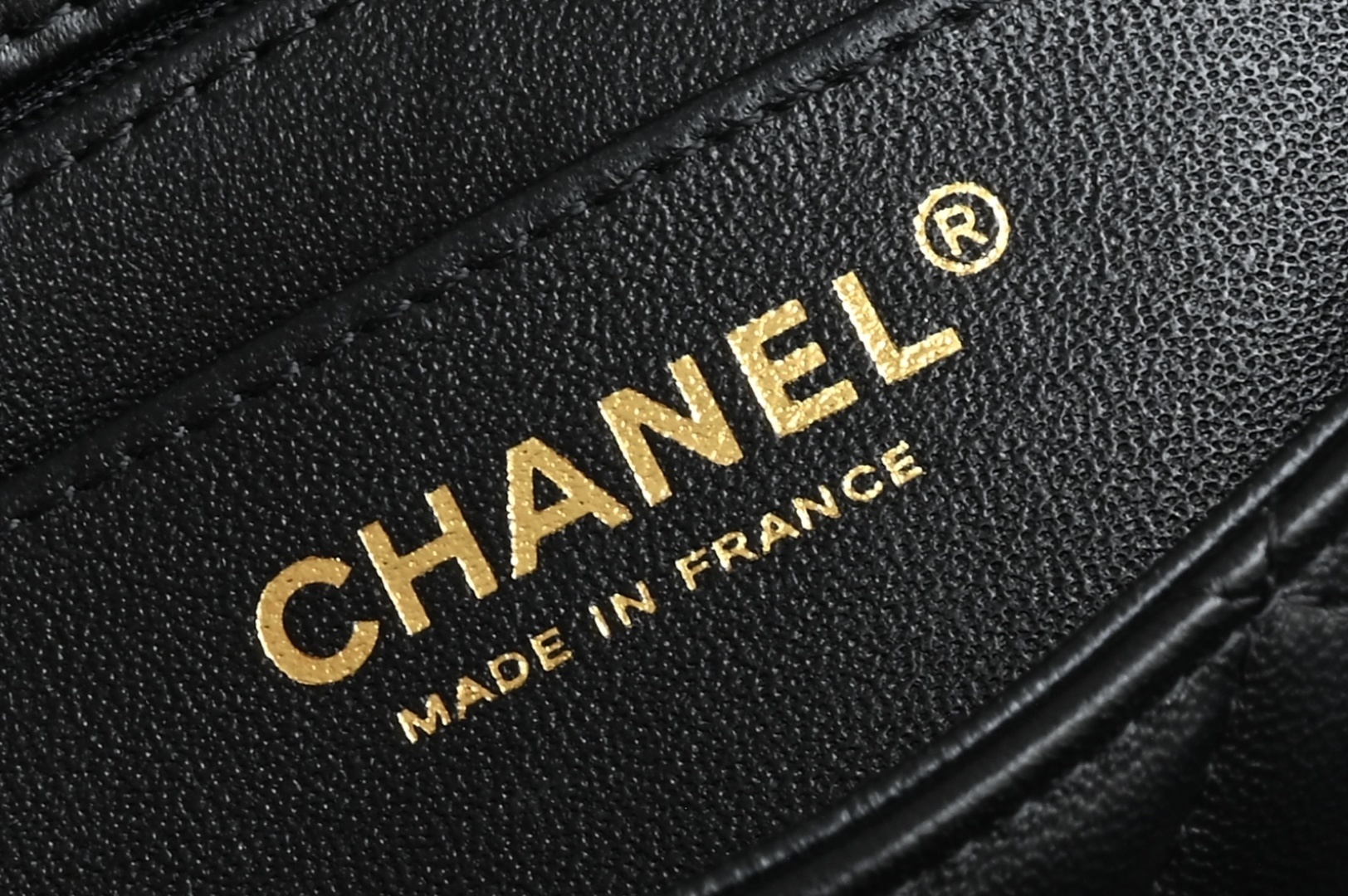 白金版▪️正品级 包装如图全新发售‼️最新版𝙲𝙵系列专柜售价𝟛𝟙𝟛𝟘𝟘𝕞𝕓购入开发➠𝙲𝚕𝚊𝚜𝚜𝚒𝚌 𝙵𝚕