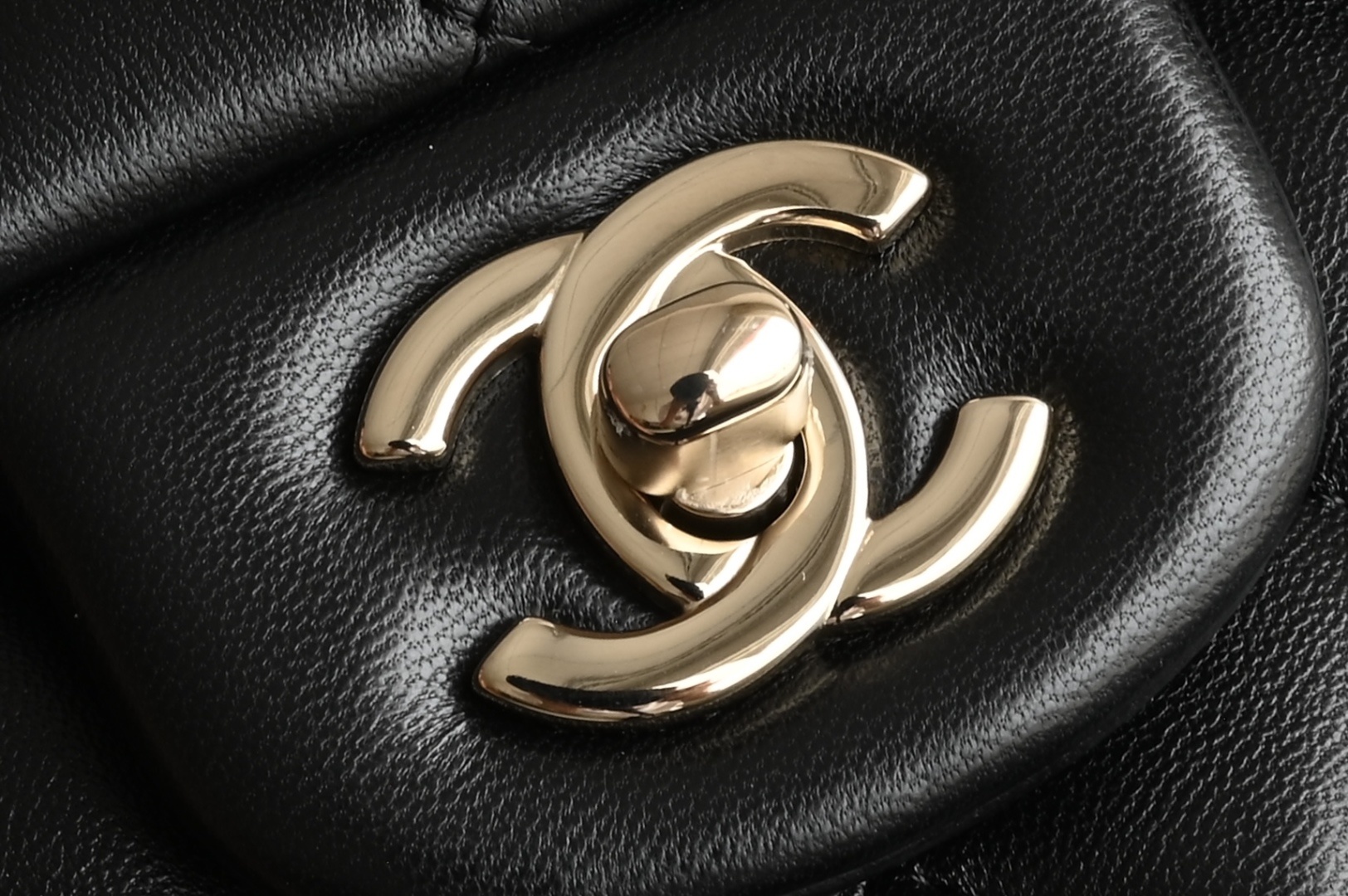 白金版▪️正品级 包装如图全新发售‼️最新版𝙲𝙵系列专柜售价𝟛𝟙𝟛𝟘𝟘𝕞𝕓购入开发➠𝙲𝚕𝚊𝚜𝚜𝚒𝚌 𝙵𝚕